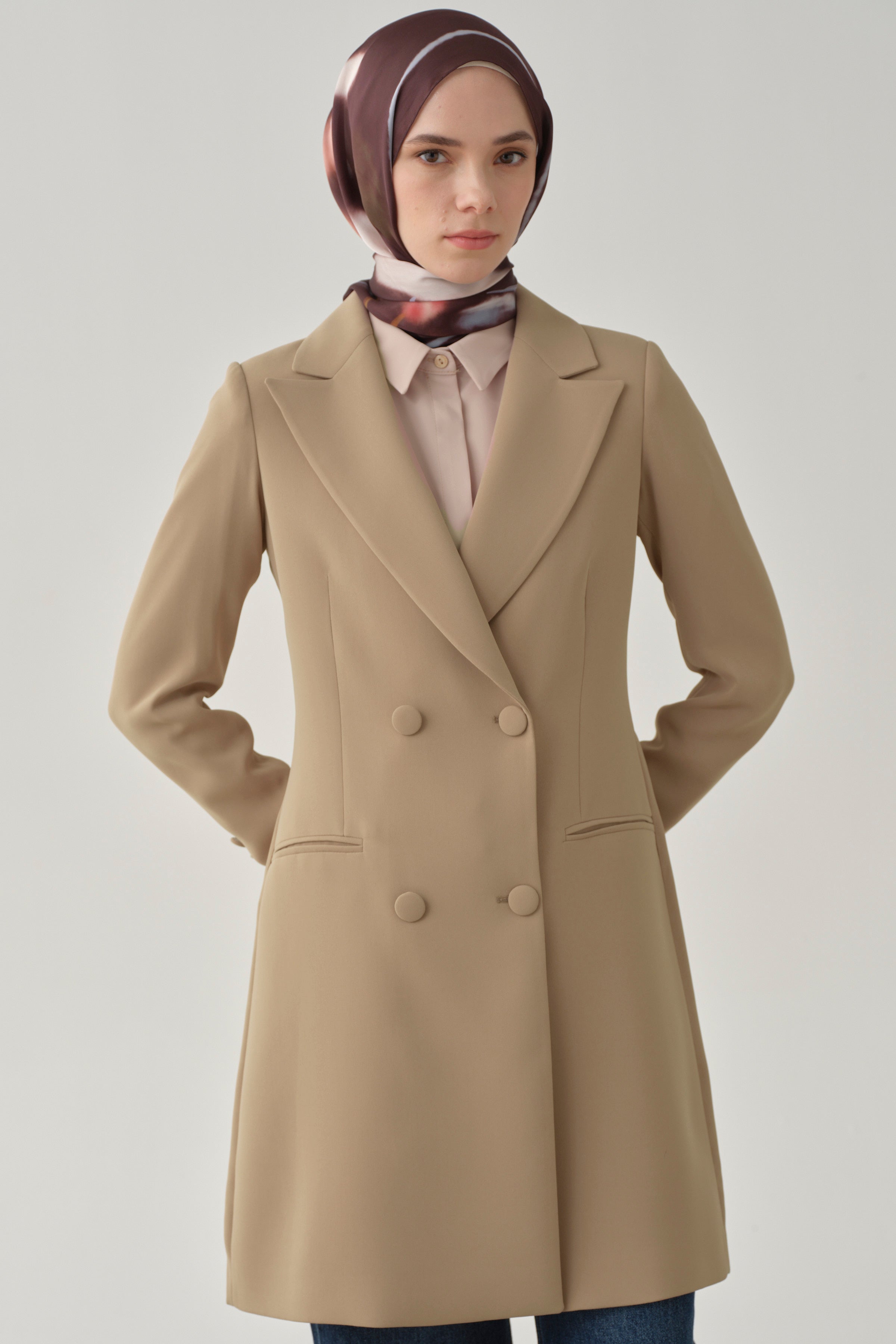 Kruvaze Düğmeli Uzun Basic Ceket - Bej TUGBA