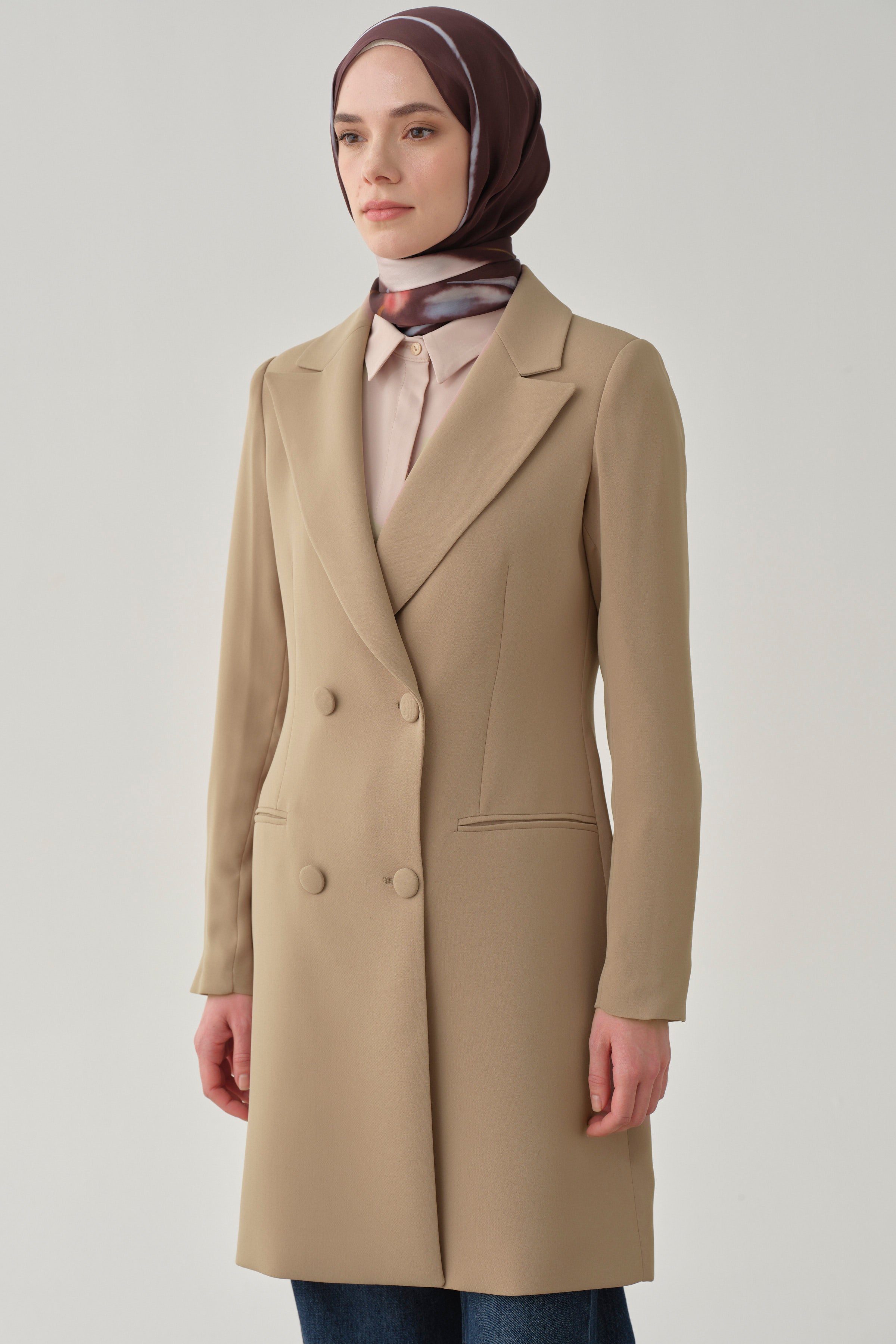 Kruvaze Düğmeli Uzun Basic Ceket - Bej TUGBA
