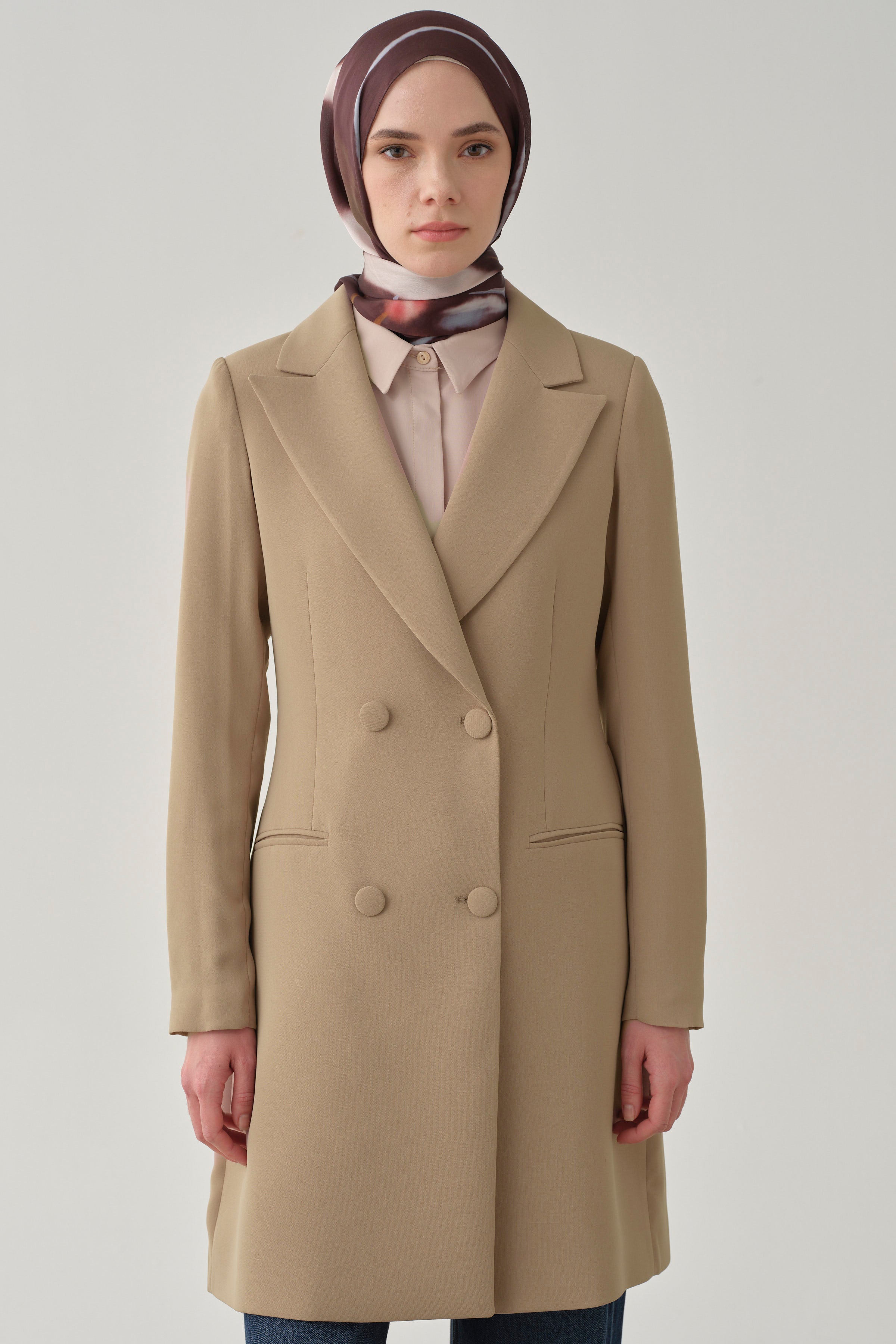 Kruvaze Düğmeli Uzun Basic Ceket - Bej TUGBA