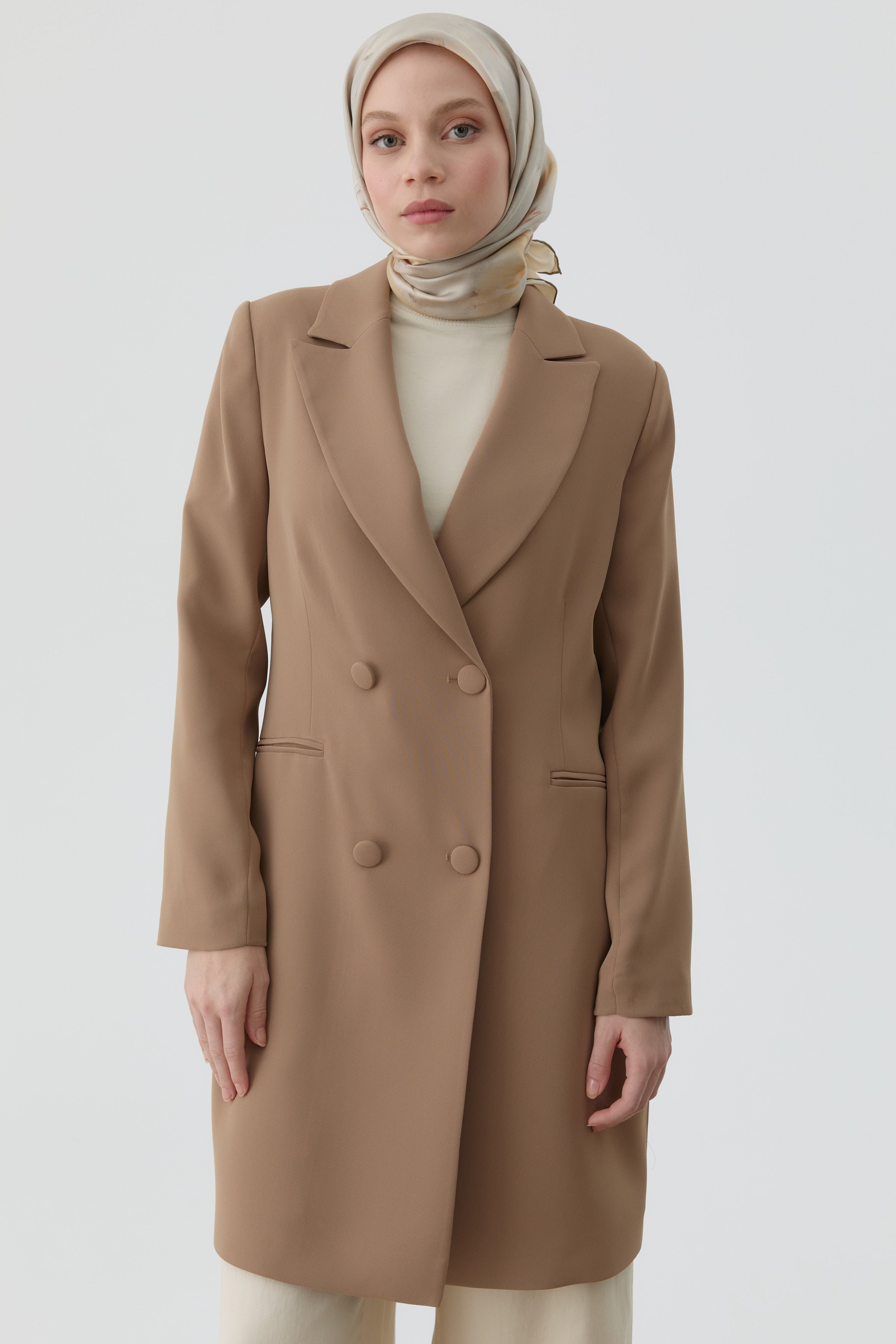 Kruvaze Düğmeli Uzun Basic Ceket - Camel TUGBA