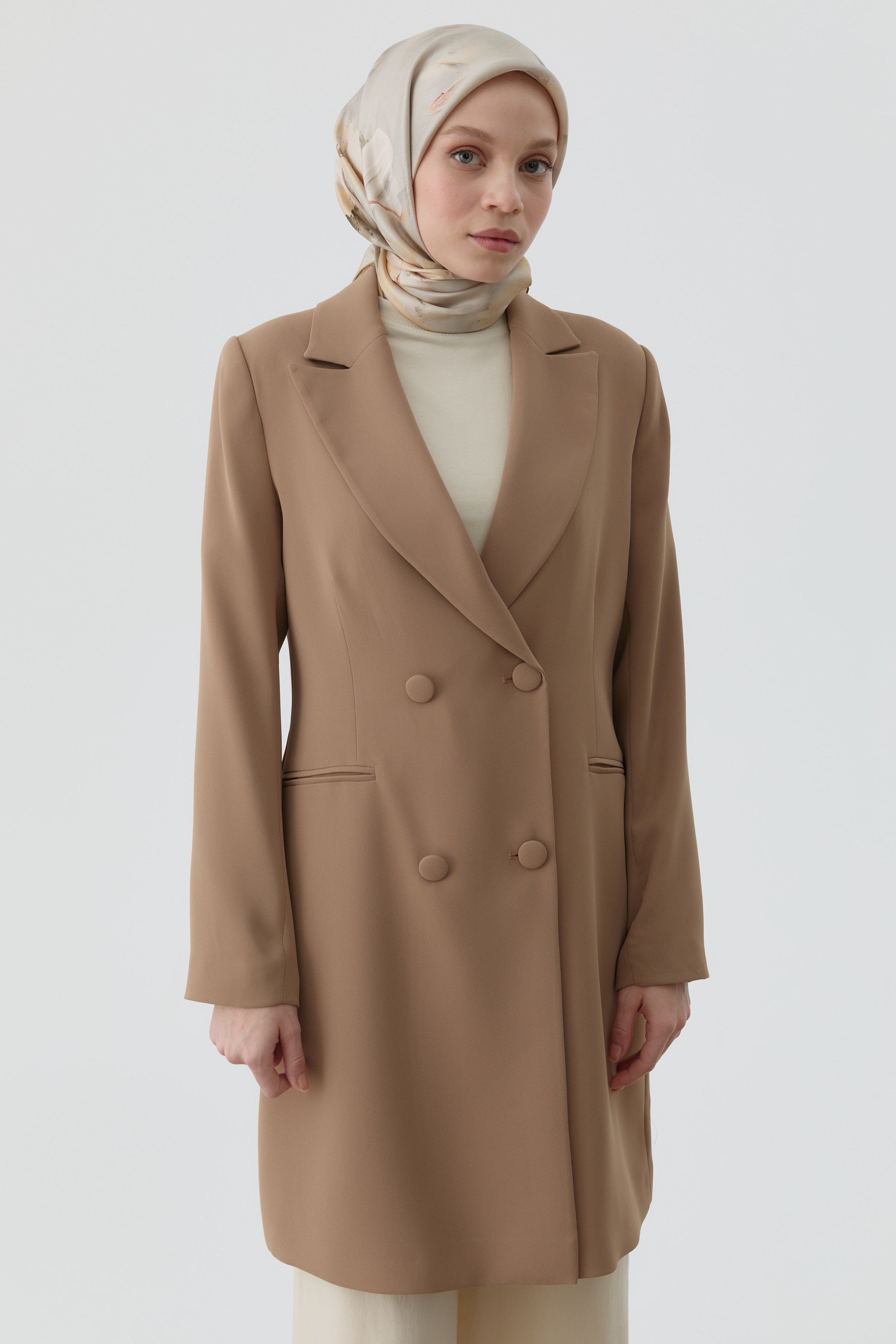 Kruvaze Düğmeli Uzun Basic Ceket - Camel TUGBA