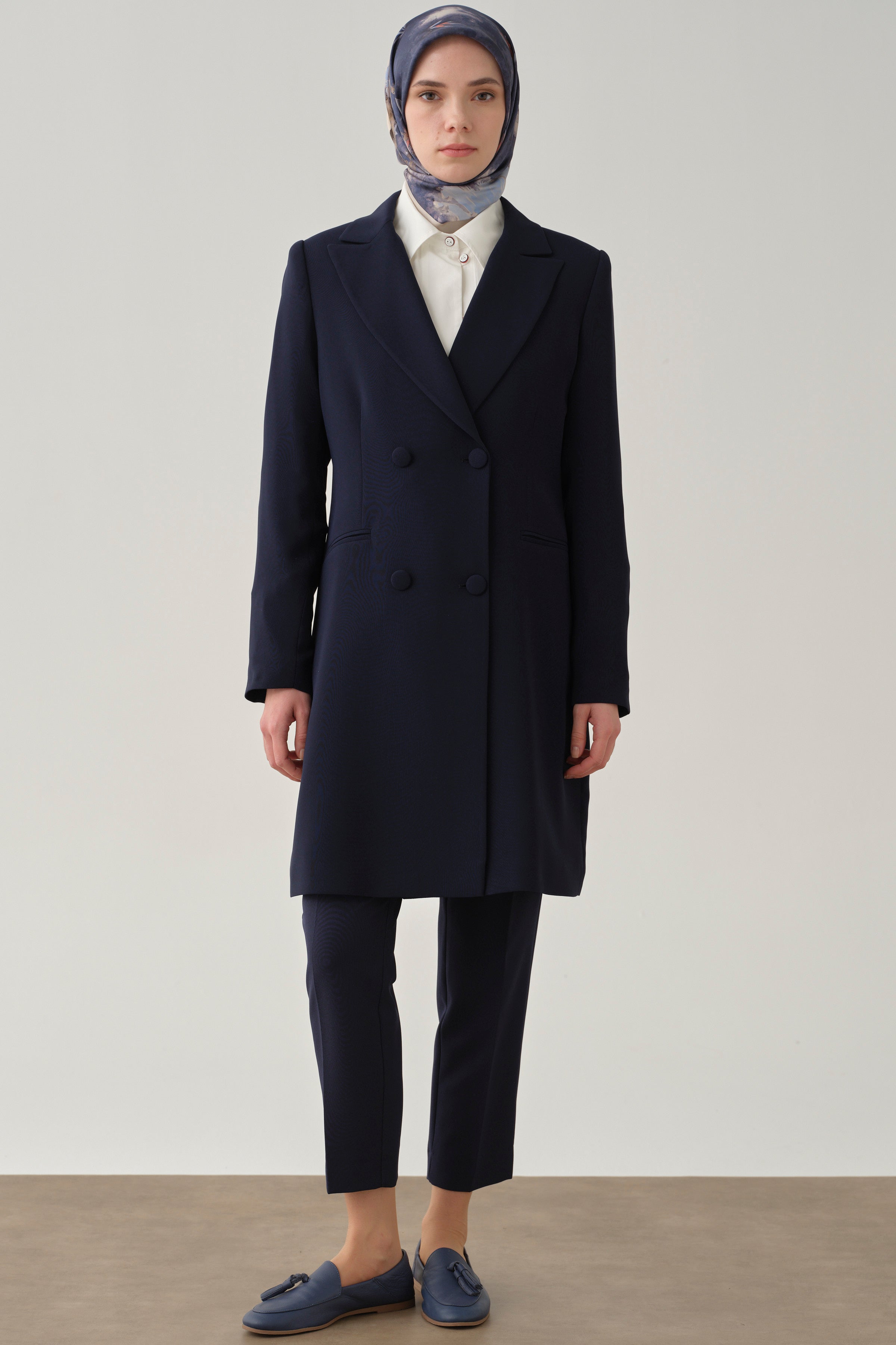 Kruvaze Düğmeli Uzun Basic Ceket - Lacivert TUGBA