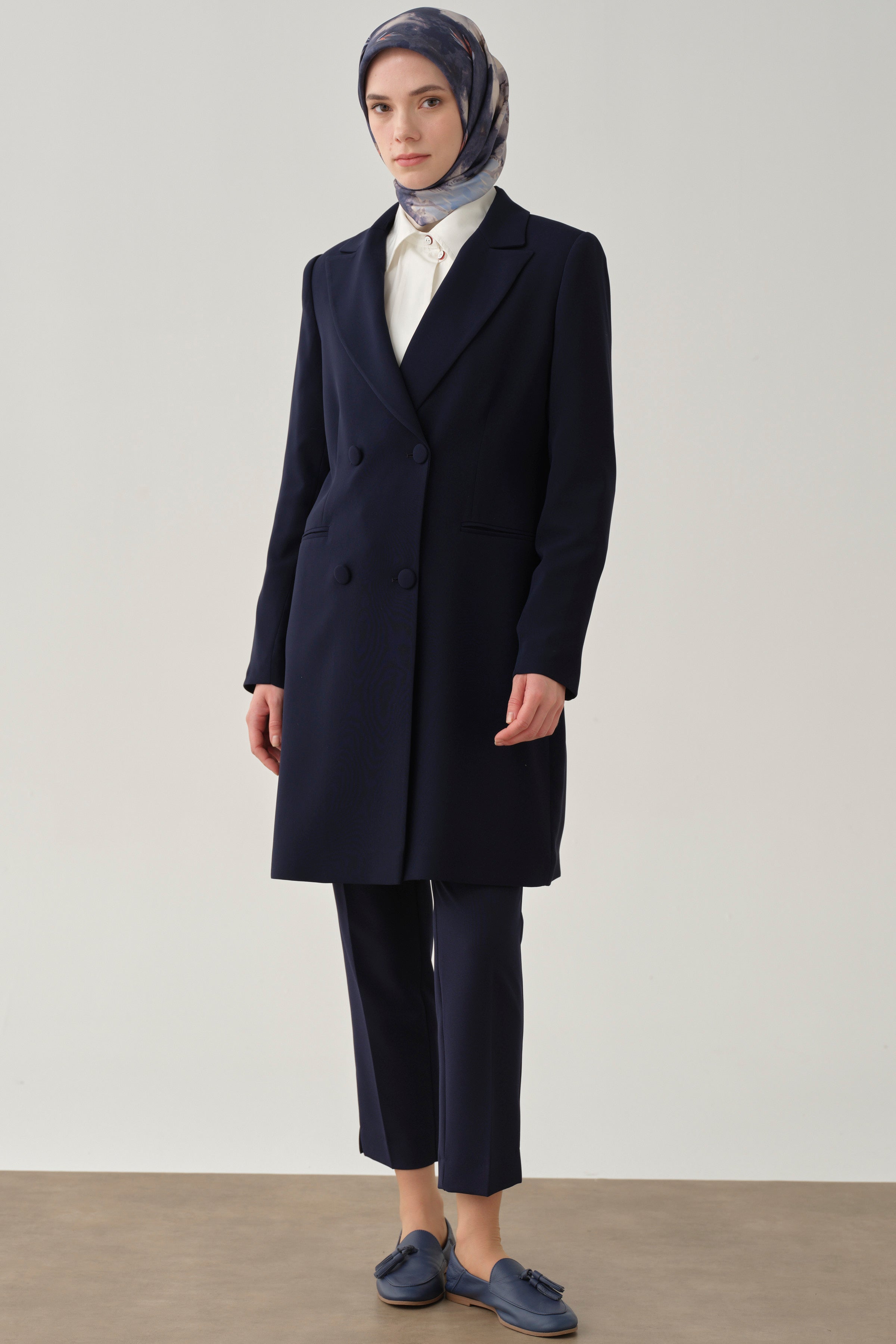 Kruvaze Düğmeli Uzun Basic Ceket - Lacivert TUGBA