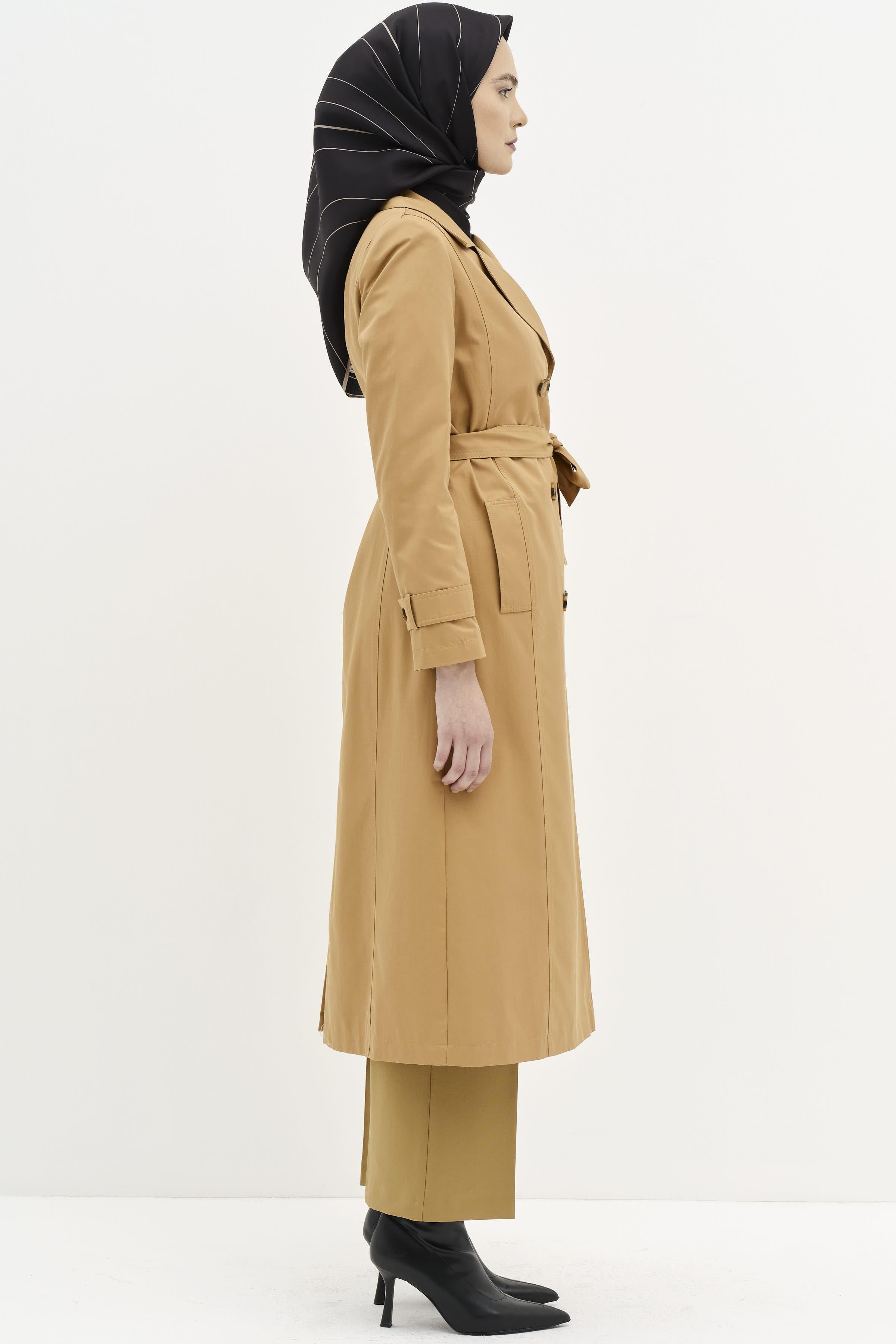 Kruvaze Yaka Düğme Detaylı Trenç - Camel TUGBA