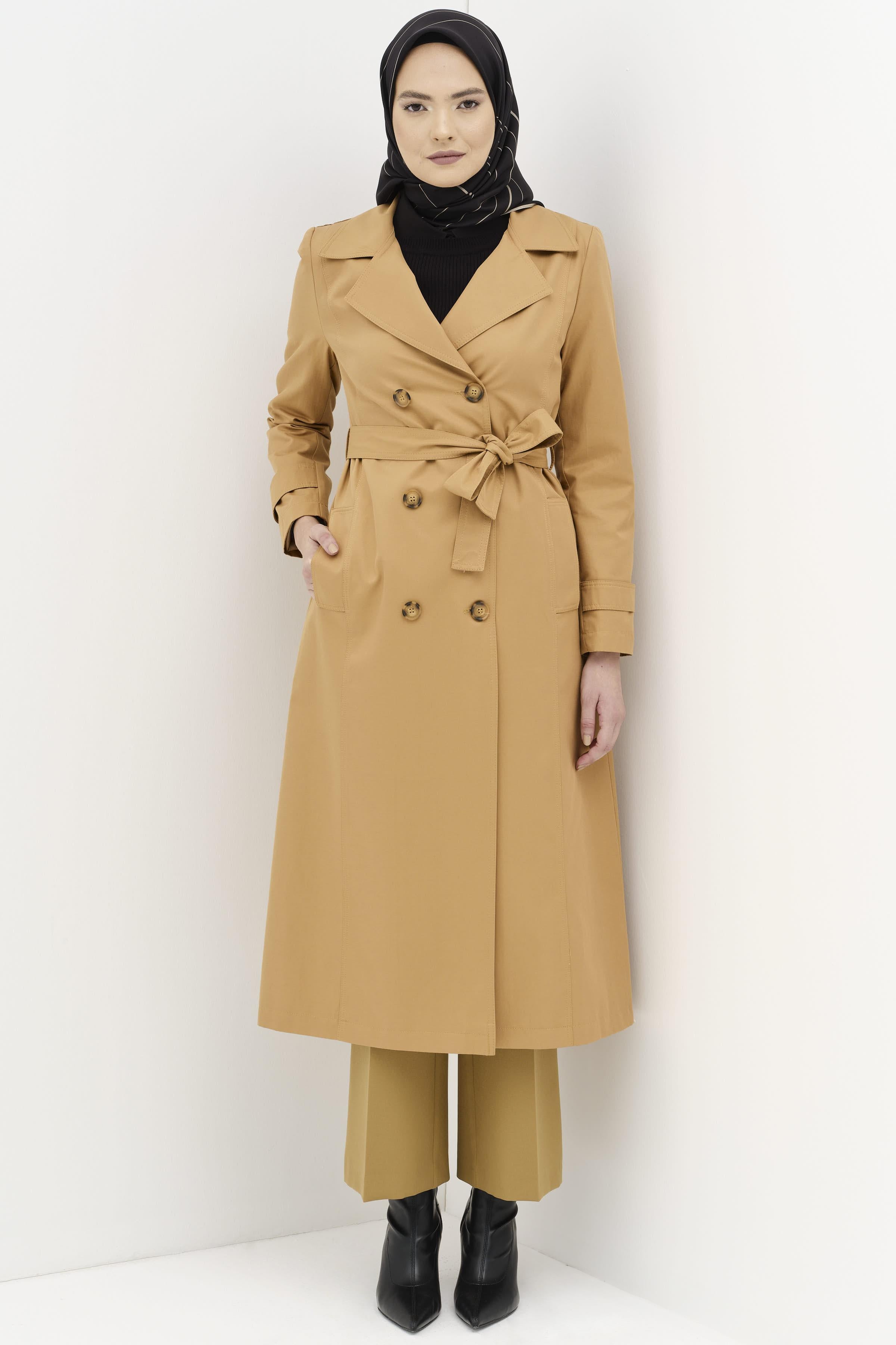 Kruvaze Yaka Düğme Detaylı Trenç - Camel TUGBA