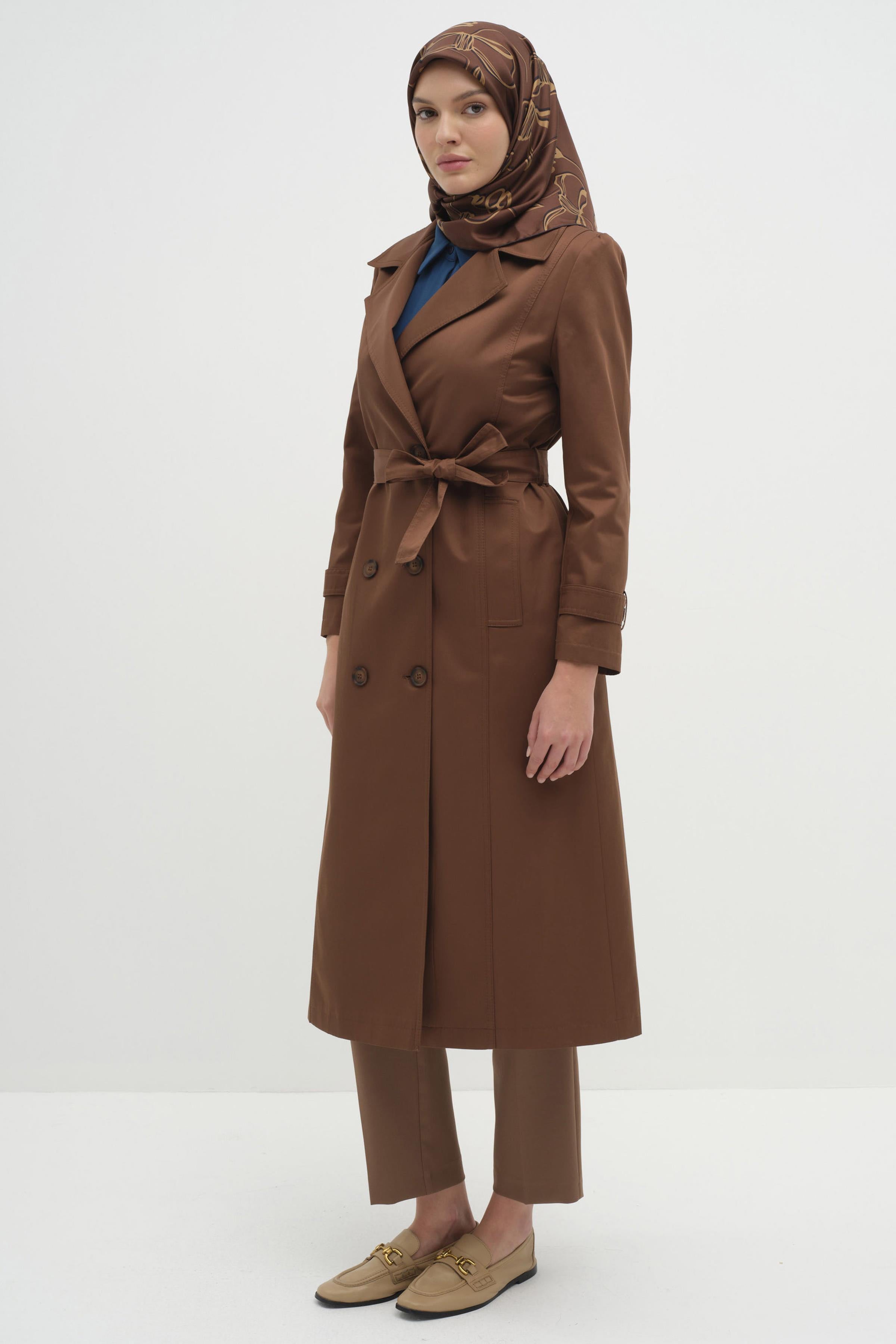 Kruvaze Yaka Düğme Detaylı Trenç - Kahve TUGBA