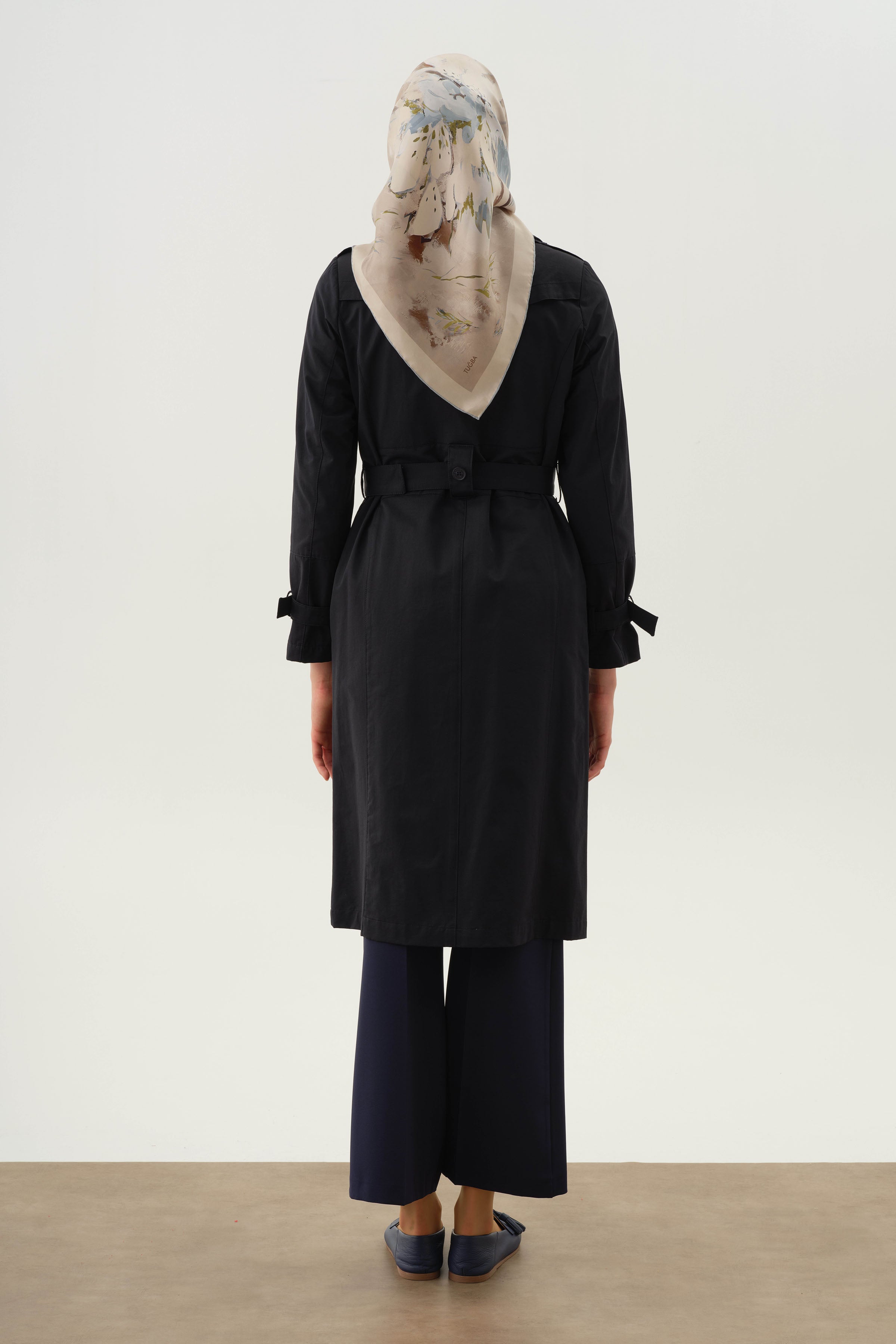 Kruvaze Yaka Kemerli Klasik Trençkot - Lacivert TUGBA