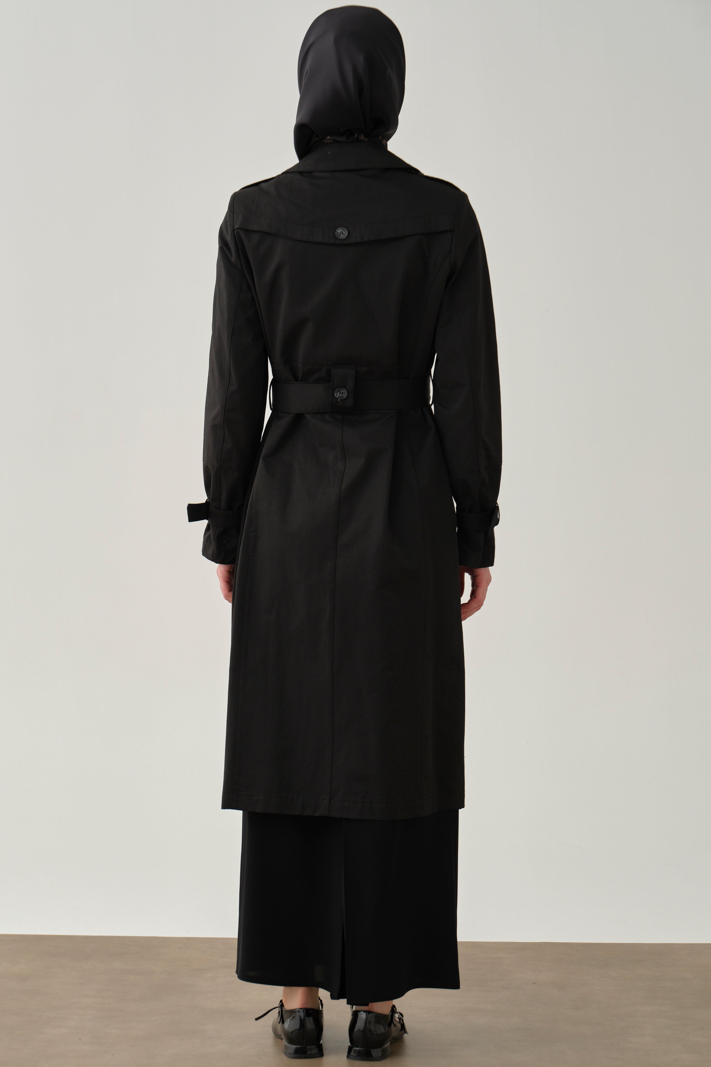Kruvaze Yaka Kemerli Klasik Trençkot - Siyah TUGBA
