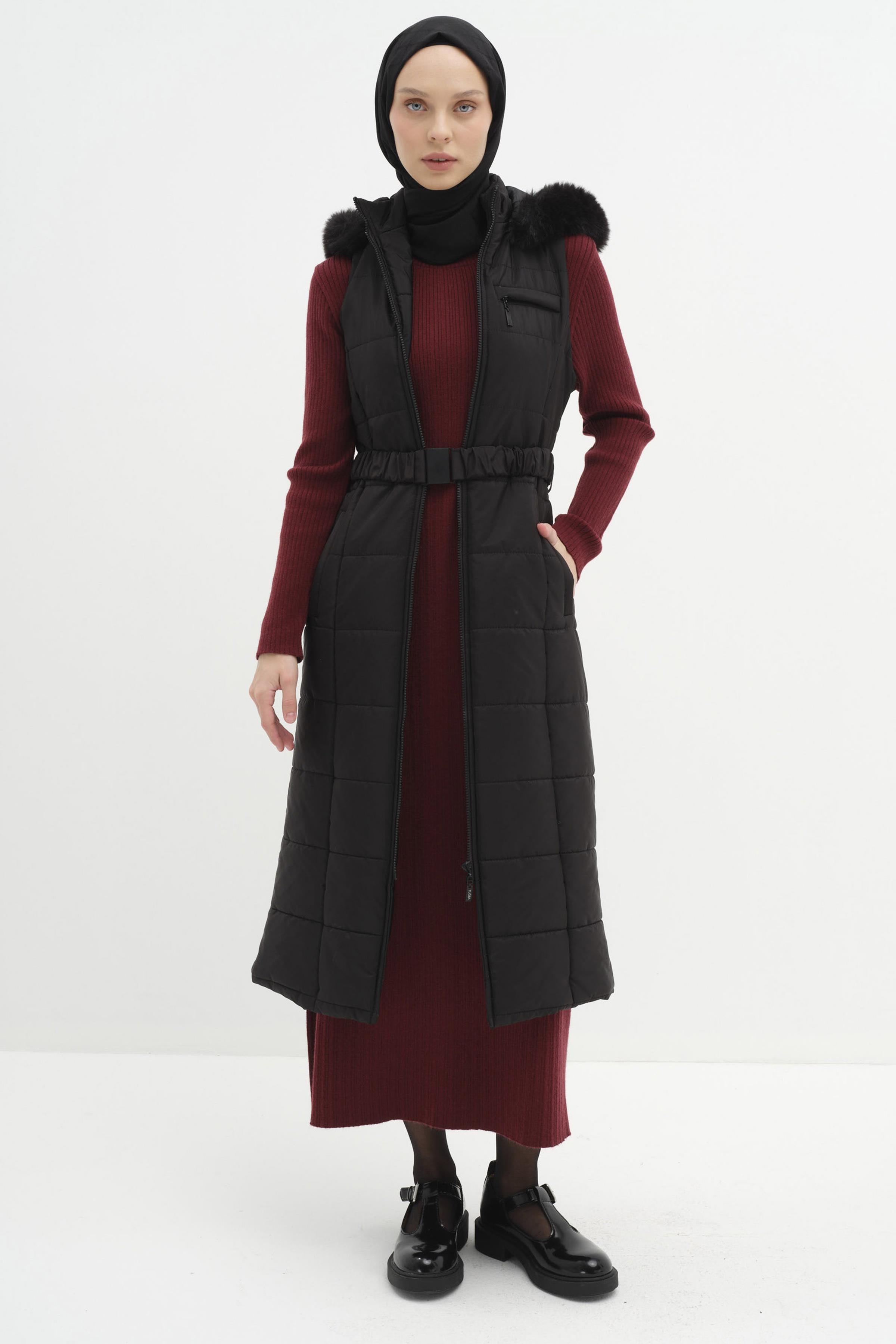 Kürk Kapüşonlu Yelek - Siyah TUGBA