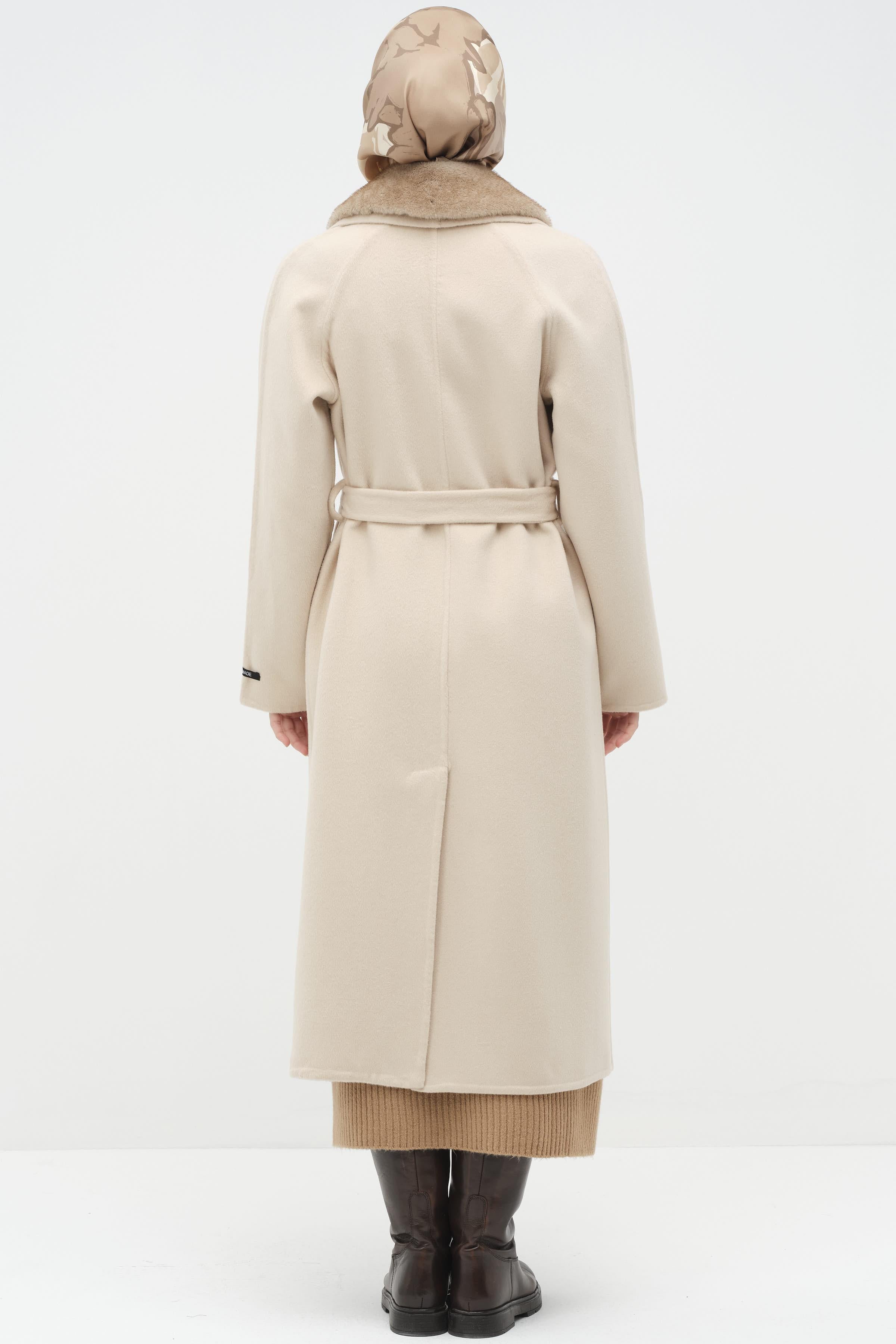 Double Yün Kürk Yaka Kuşaklı Kaban - Bej TUGBA