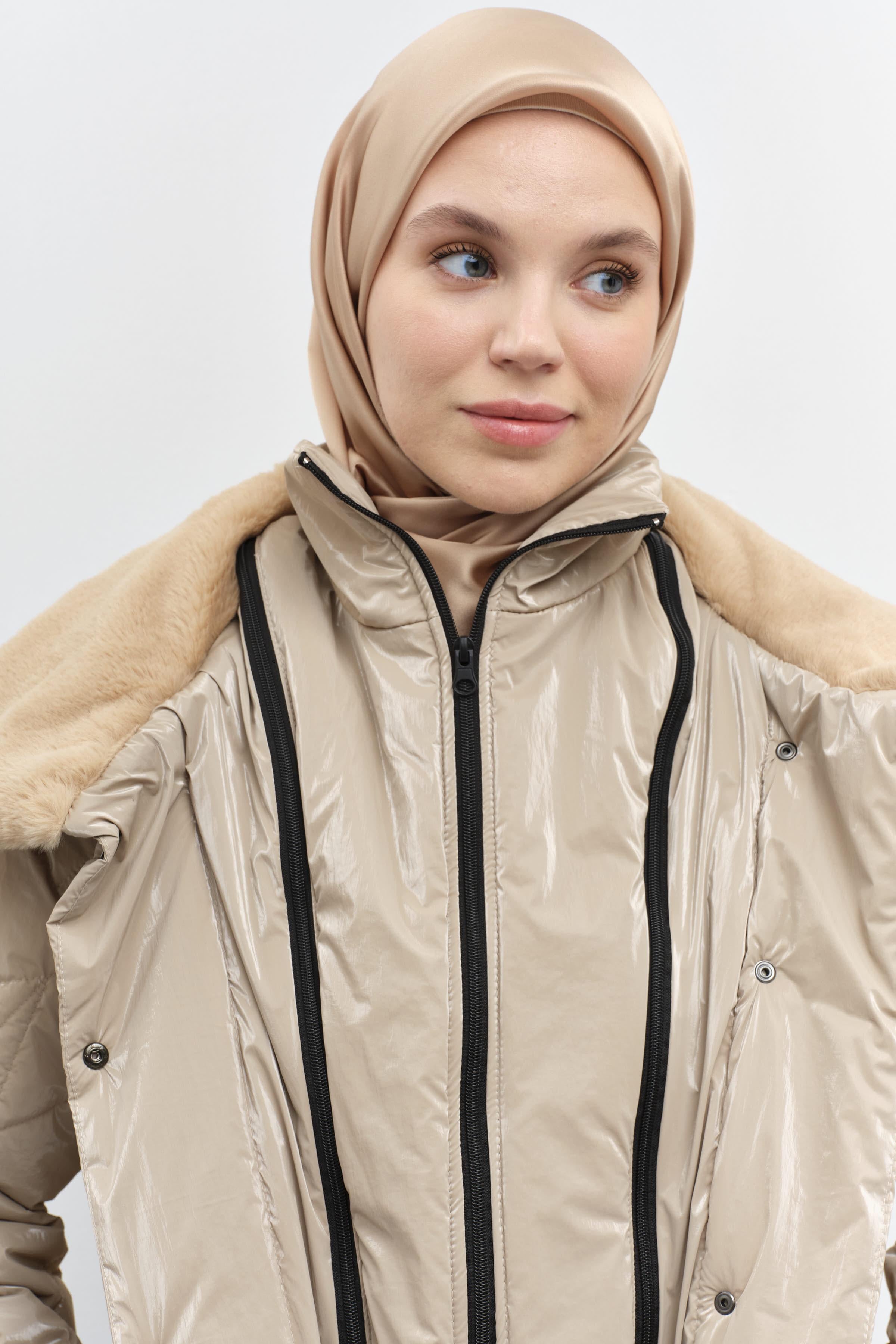 Kürk Yakalı Garnili Kapitone Kaban - Bej TUGBA