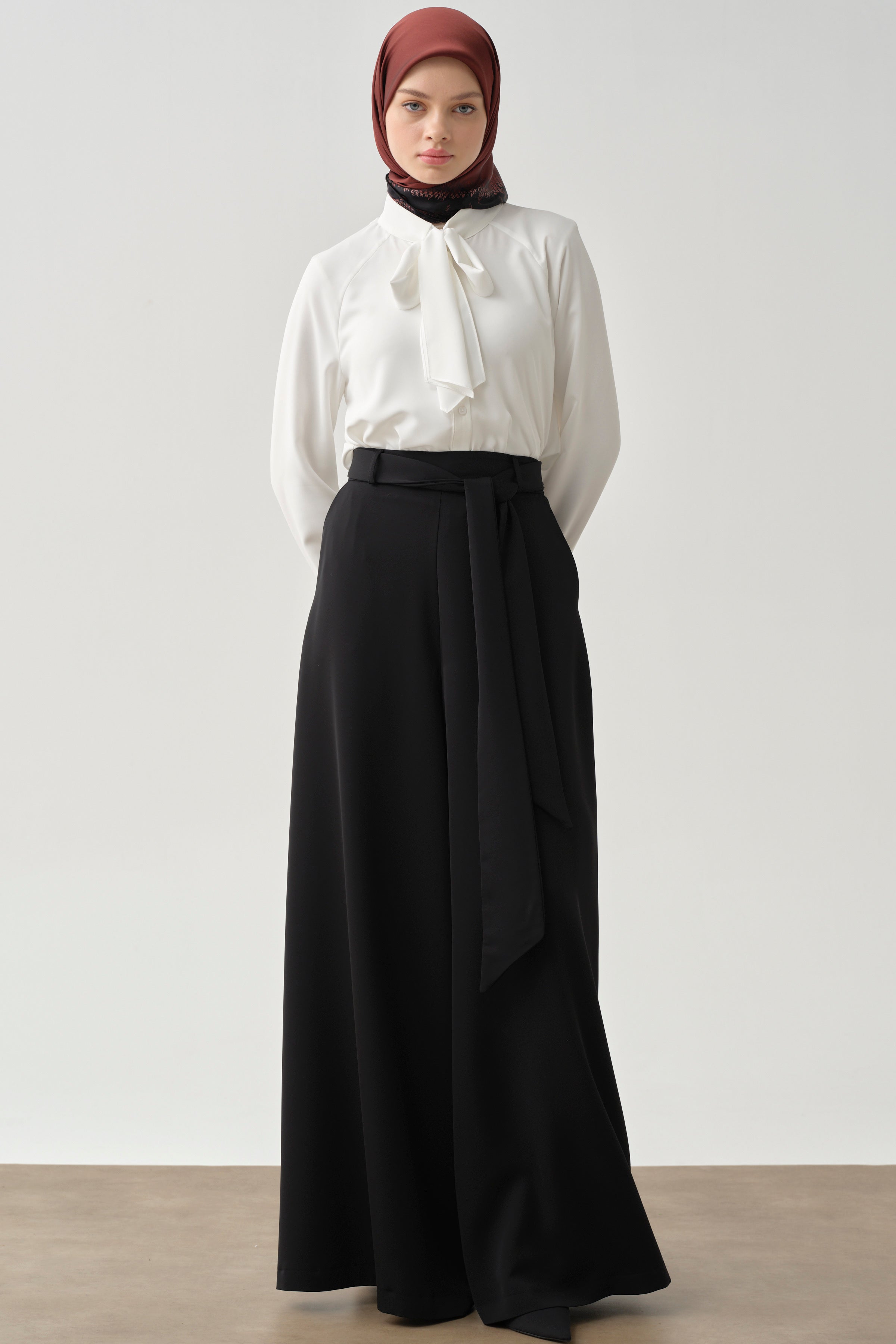 Kuşaklı Pantolon - Siyah TUGBA