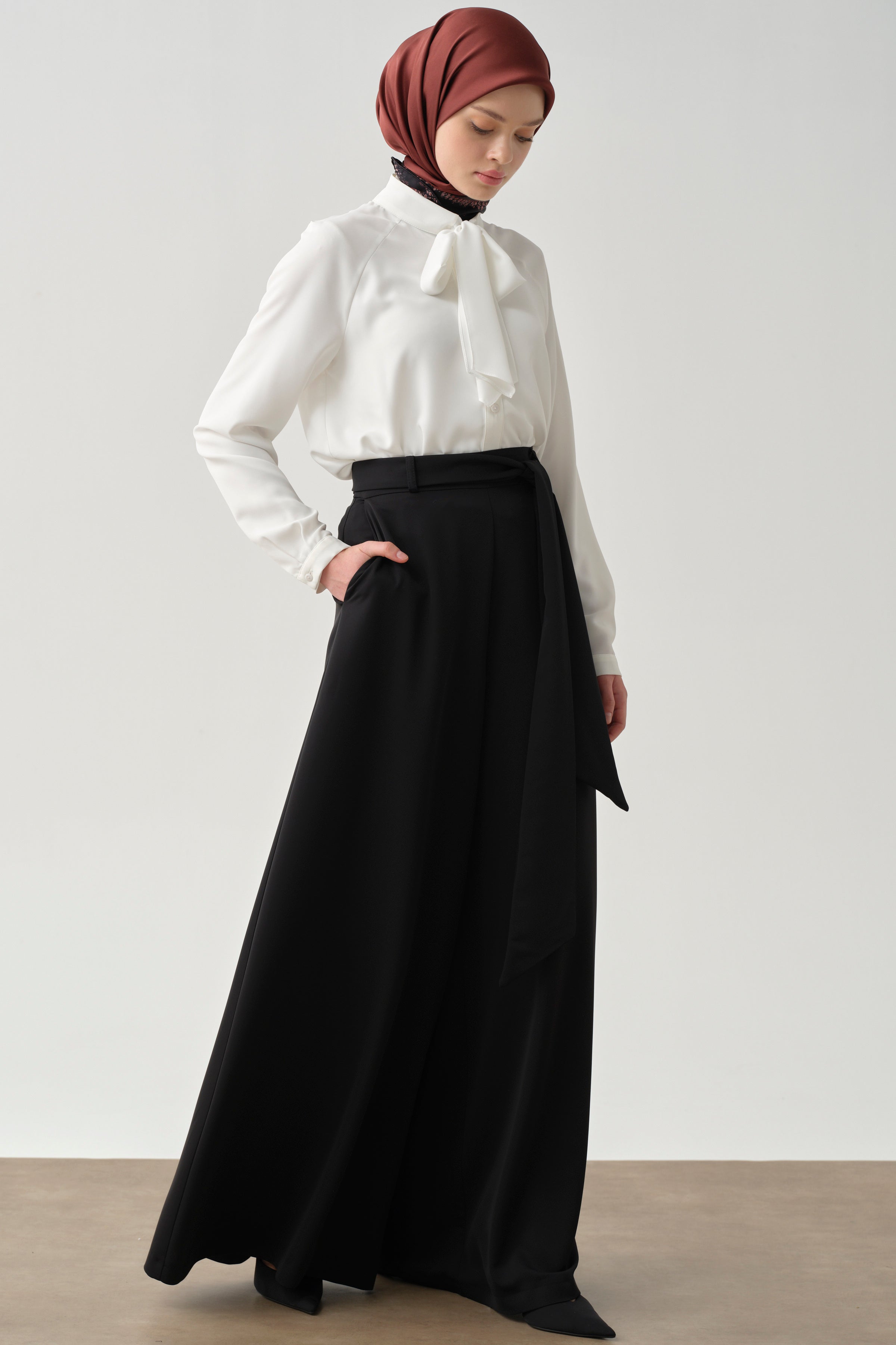 Kuşaklı Pantolon - Siyah TUGBA