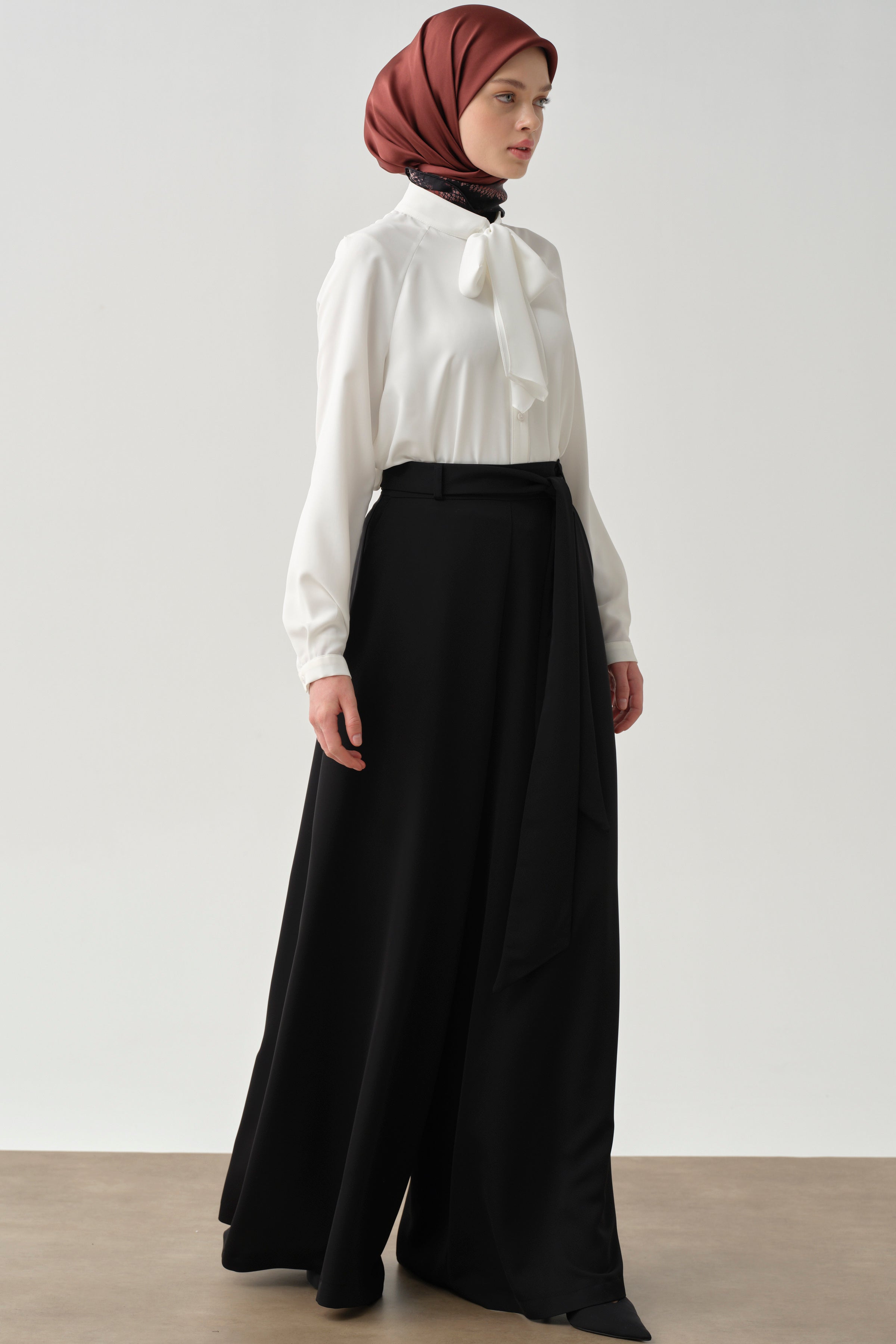 Kuşaklı Pantolon - Siyah TUGBA