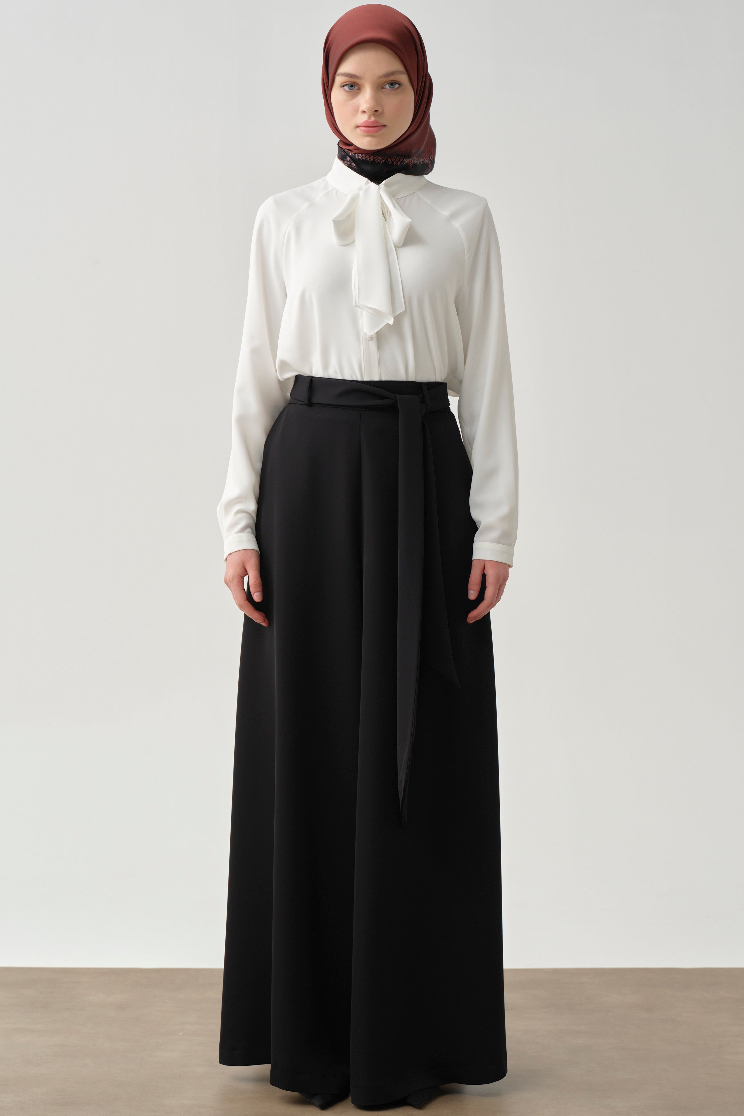 Kuşaklı Pantolon - Siyah TUGBA