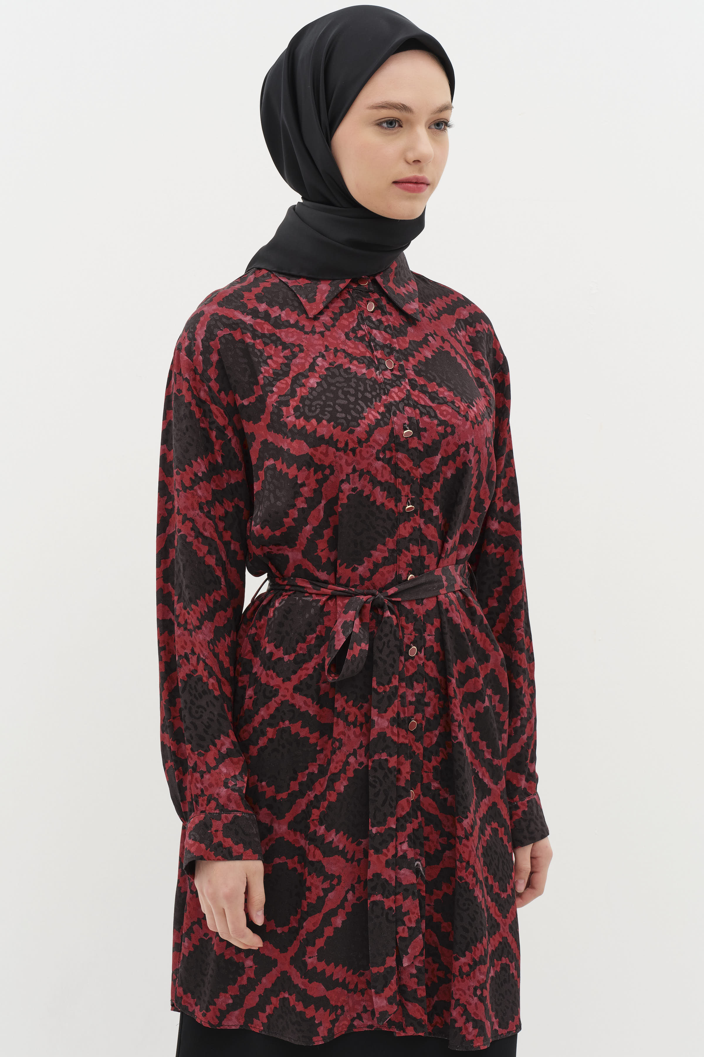 Kuşaklı Yırtmaç Detaylı Desenli Tunik - Bordo TUGBA