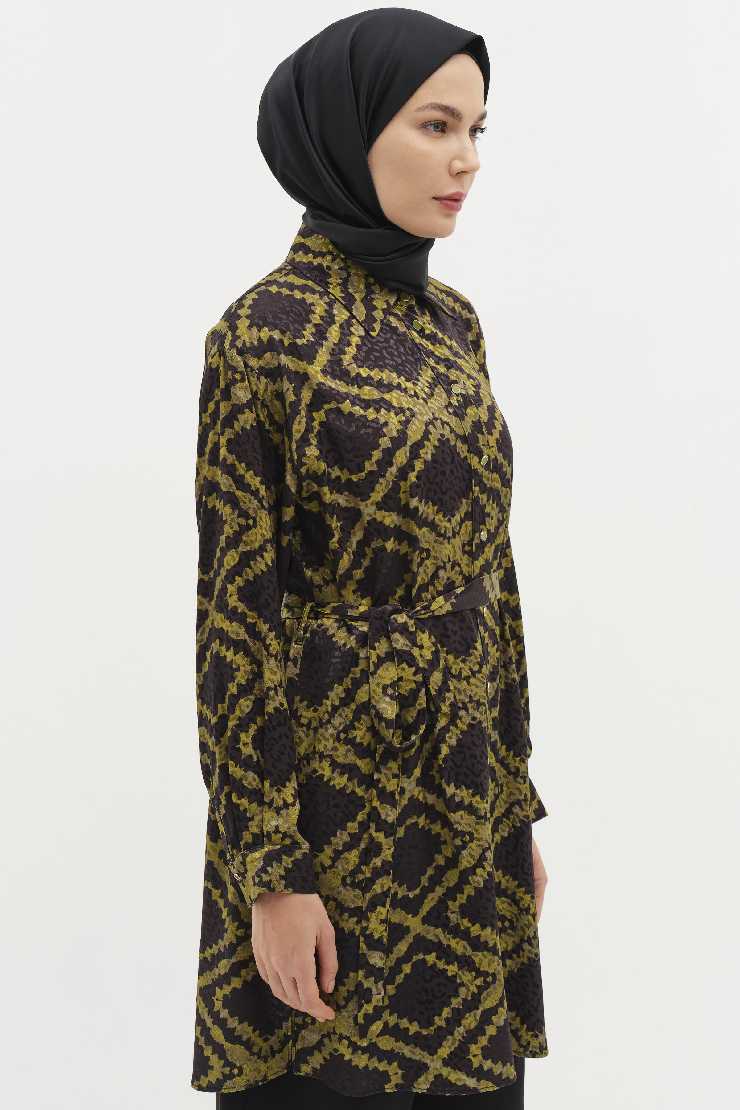 Kuşaklı Yırtmaç Detaylı Desenli Tunik - Haki TUGBA