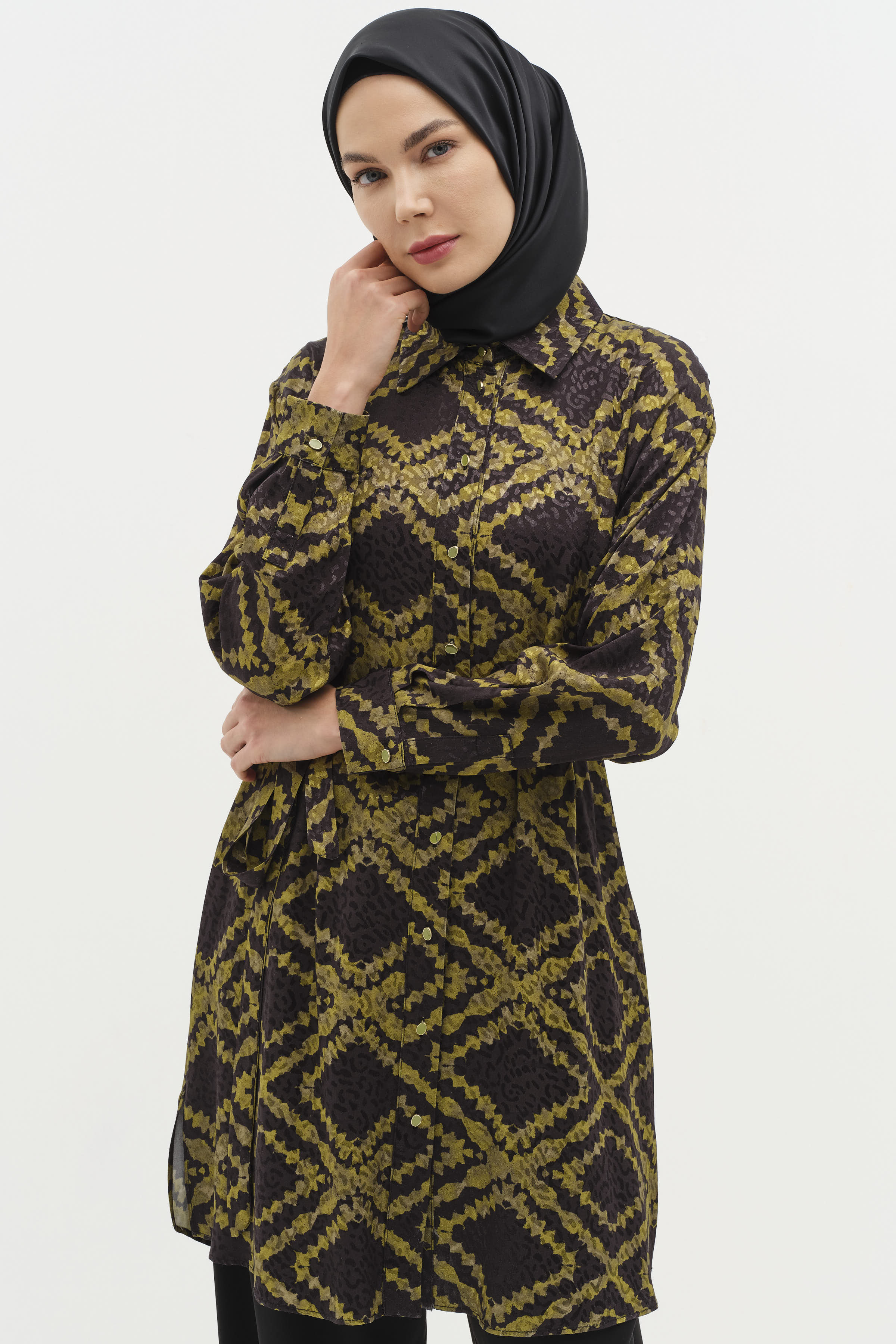 Kuşaklı Yırtmaç Detaylı Desenli Tunik - Haki TUGBA