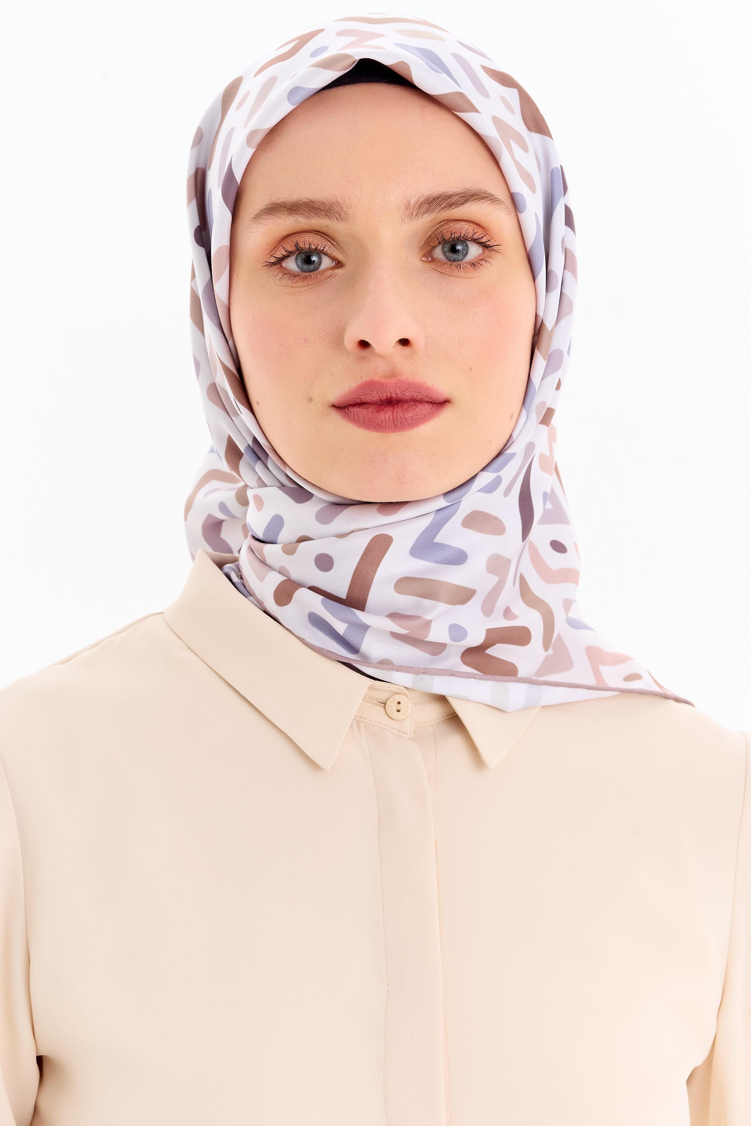 Labirent Desenli Stil Eşarp - Bej TUGBA