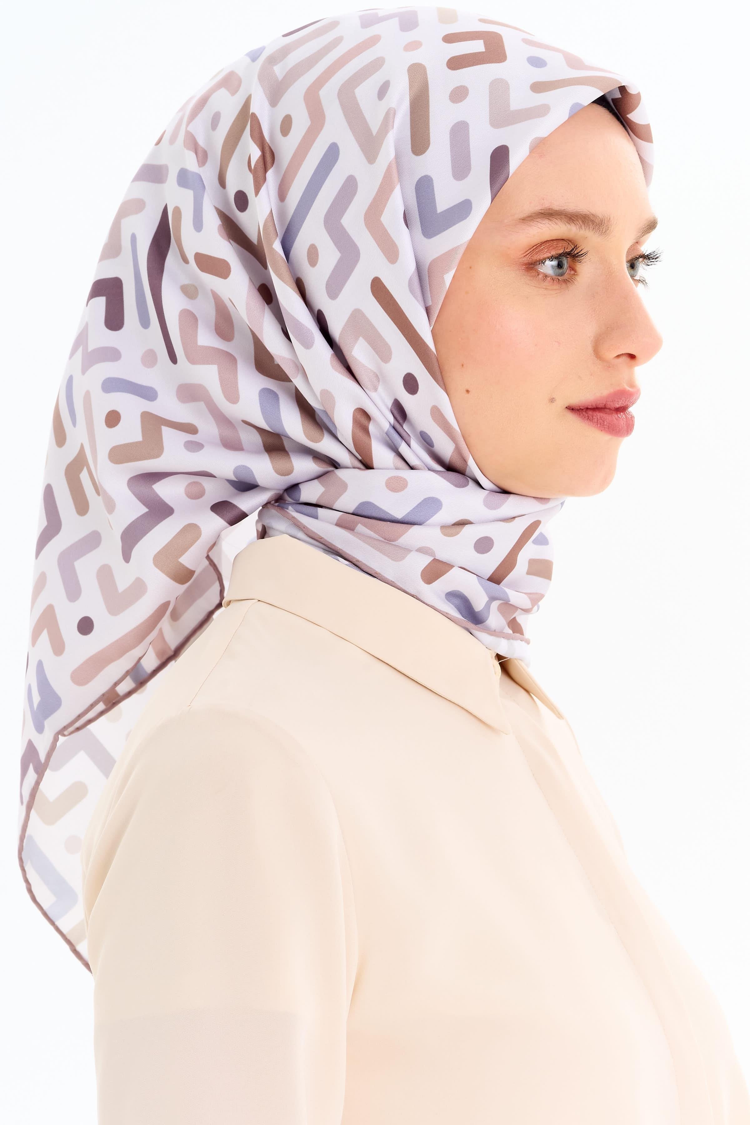 Labirent Desenli Stil Eşarp - Bej TUGBA