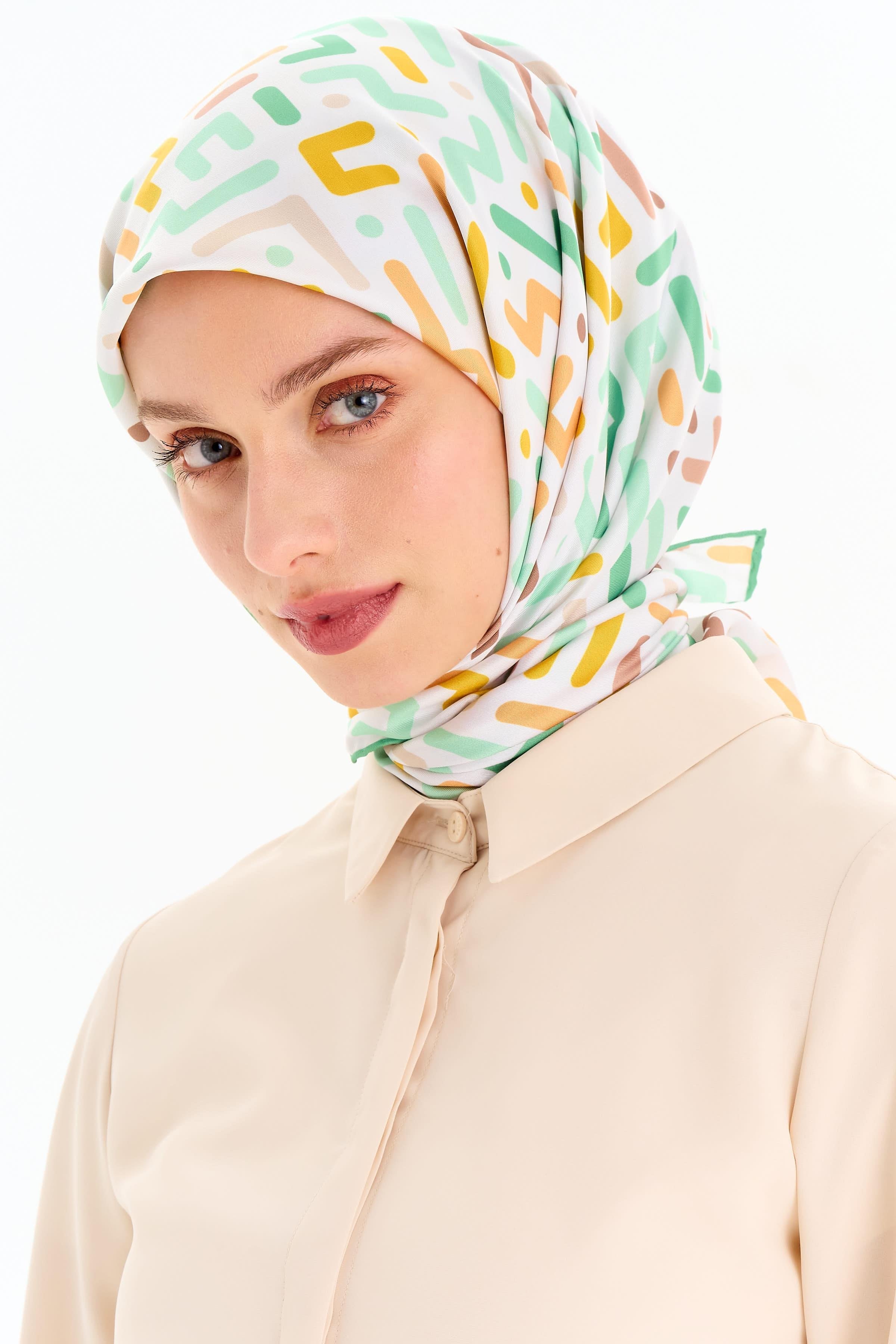 Labirent Desenli Stil Eşarp - Benetton Yeşili TUGBA