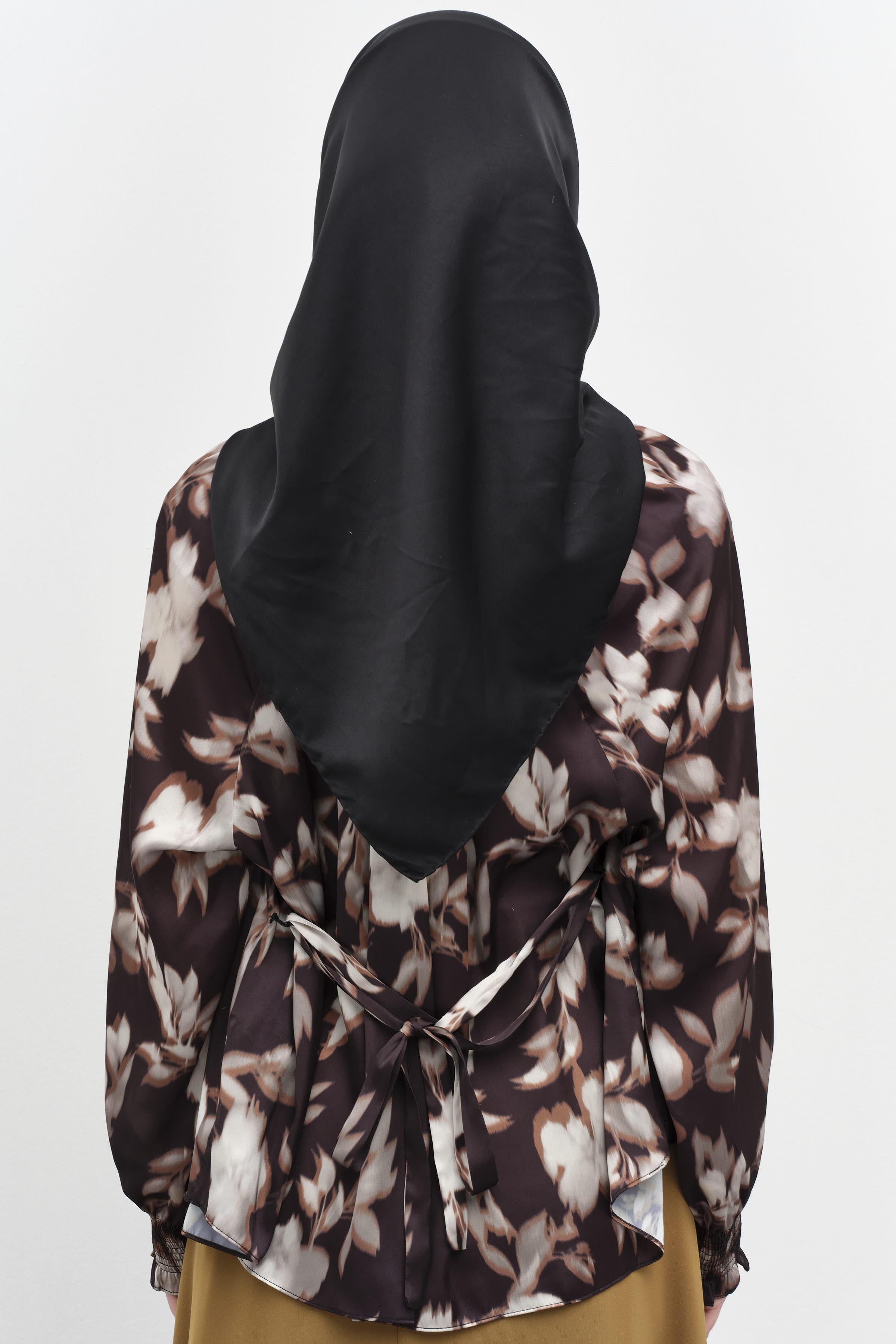 Lastik Büzgü Detaylı Desenli Bluz - Olive TUGBA