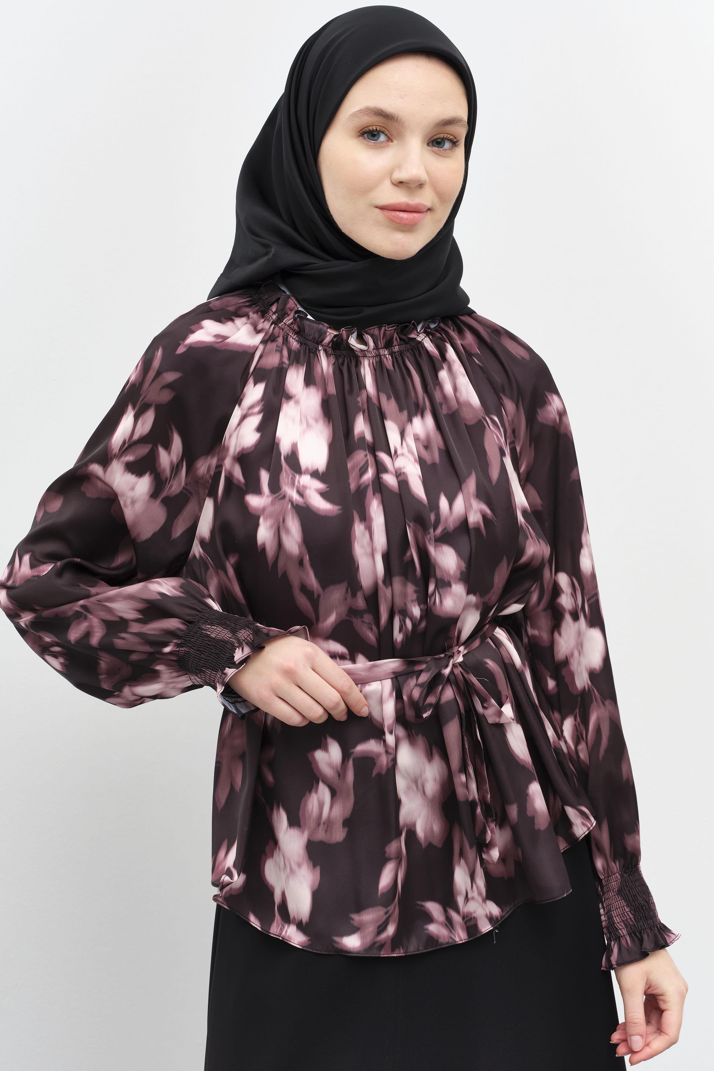 Lastik Büzgü Detaylı Desenli Bluz - Pudra TUGBA