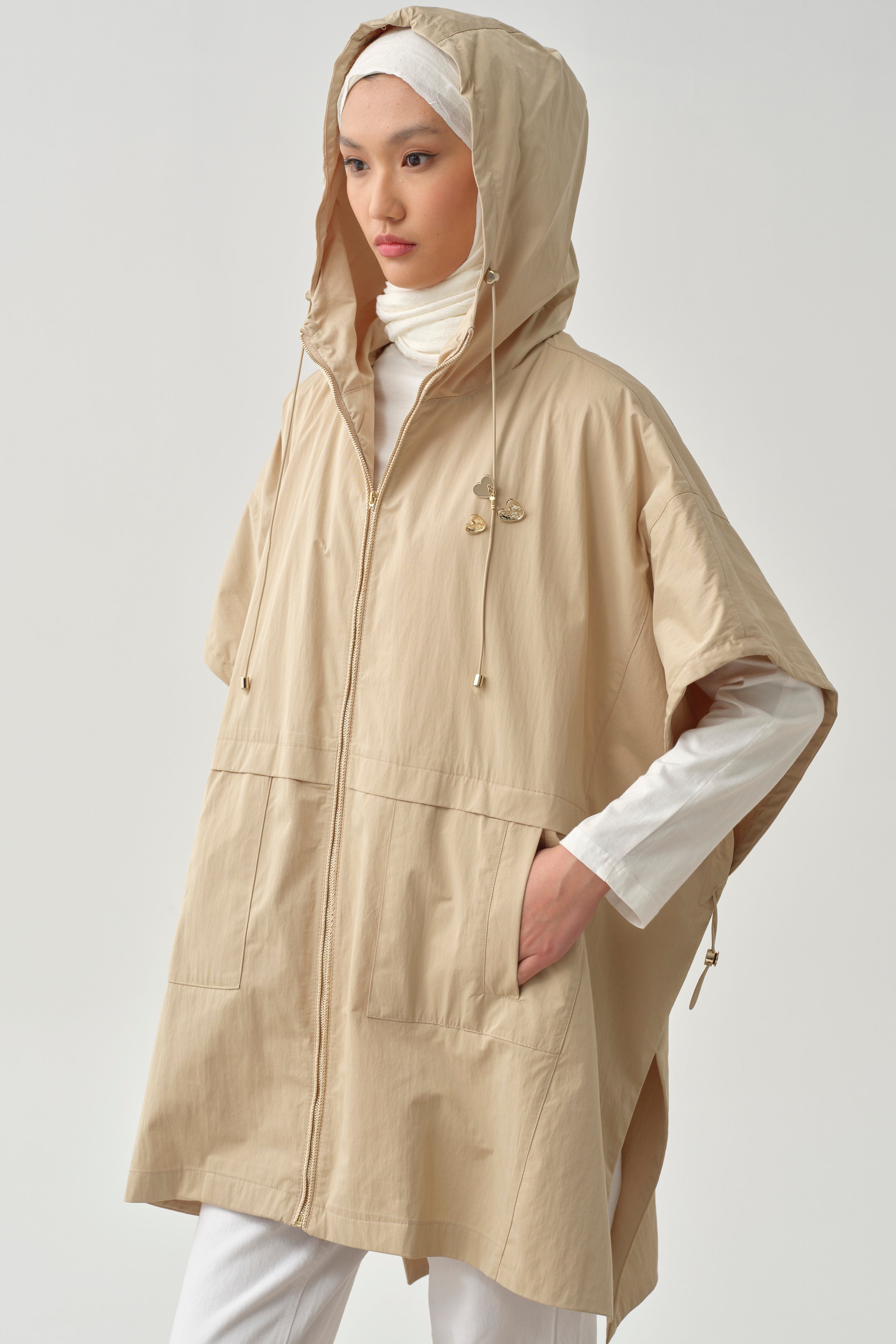 Lastik Büzgülü Kapüşonlu Panço - Taş TUGBA