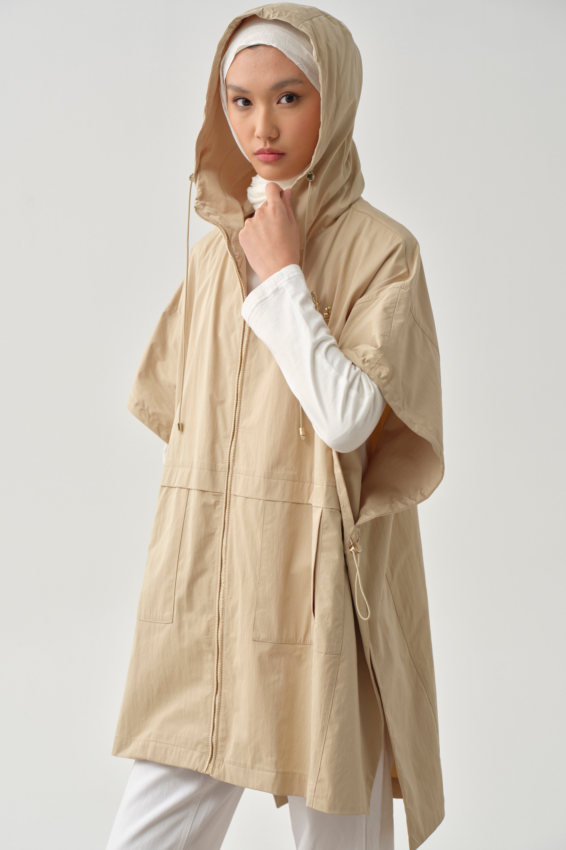 Lastik Büzgülü Kapüşonlu Panço - Taş TUGBA