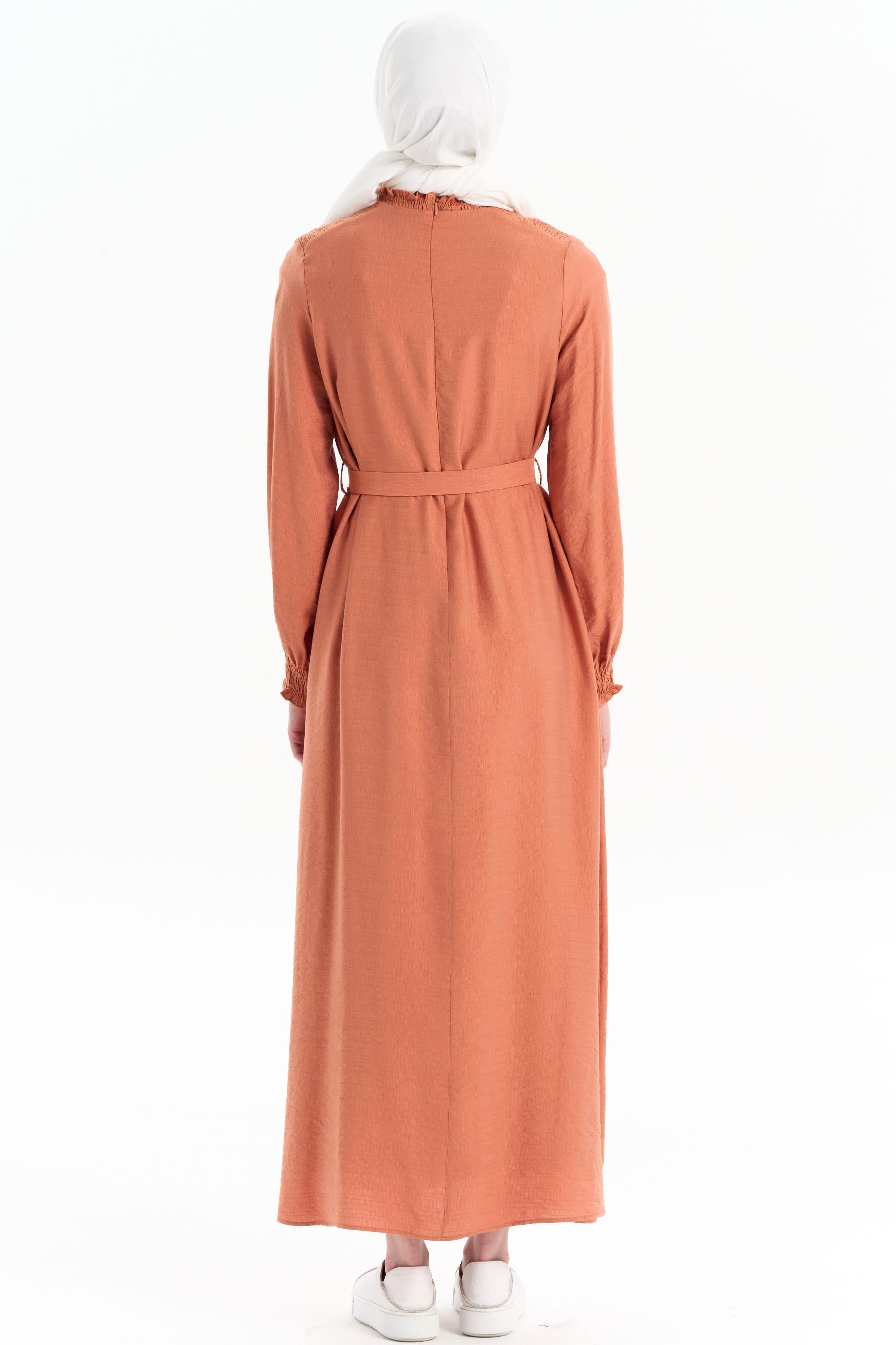 Lastik Detaylı Kuşaklı Elbise - Kiremit TUGBA