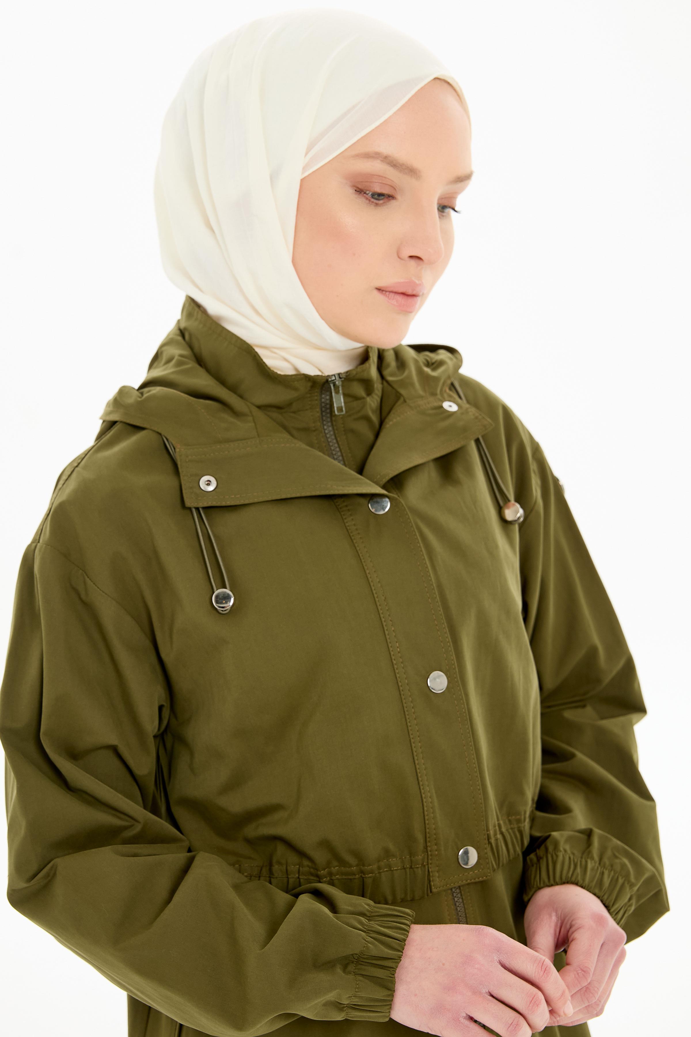 Lastik Detaylı Yağmurluk - Koyu Haki TUGBA