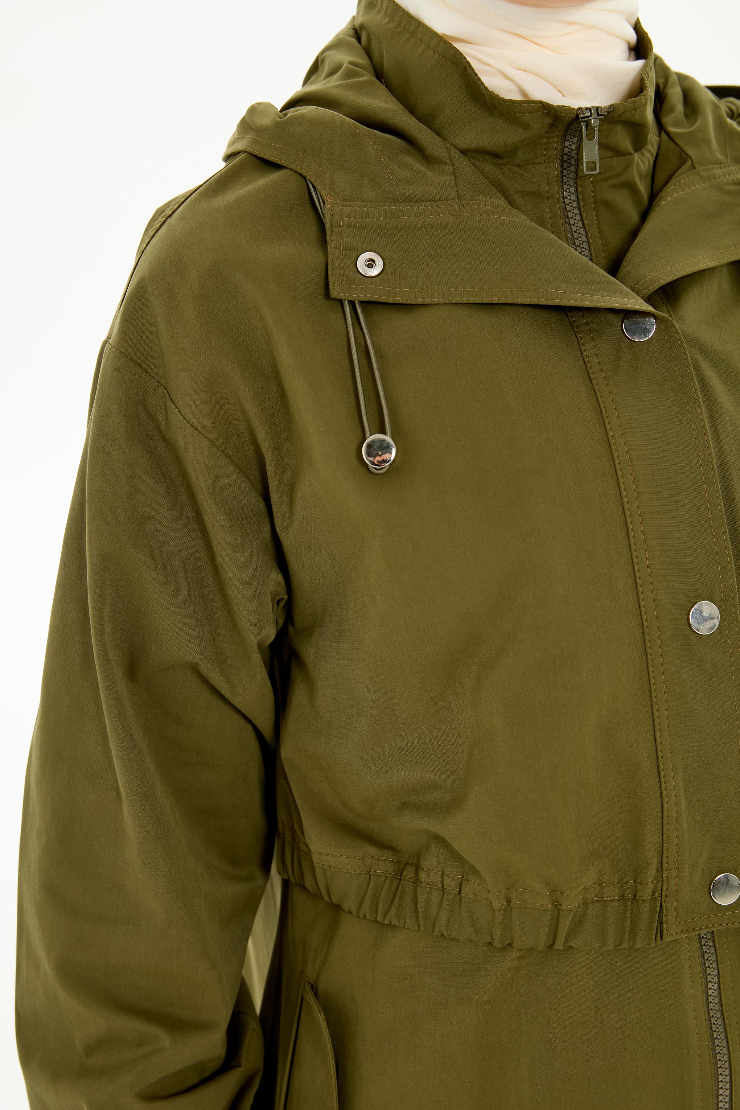 Lastik Detaylı Yağmurluk - Koyu Haki TUGBA