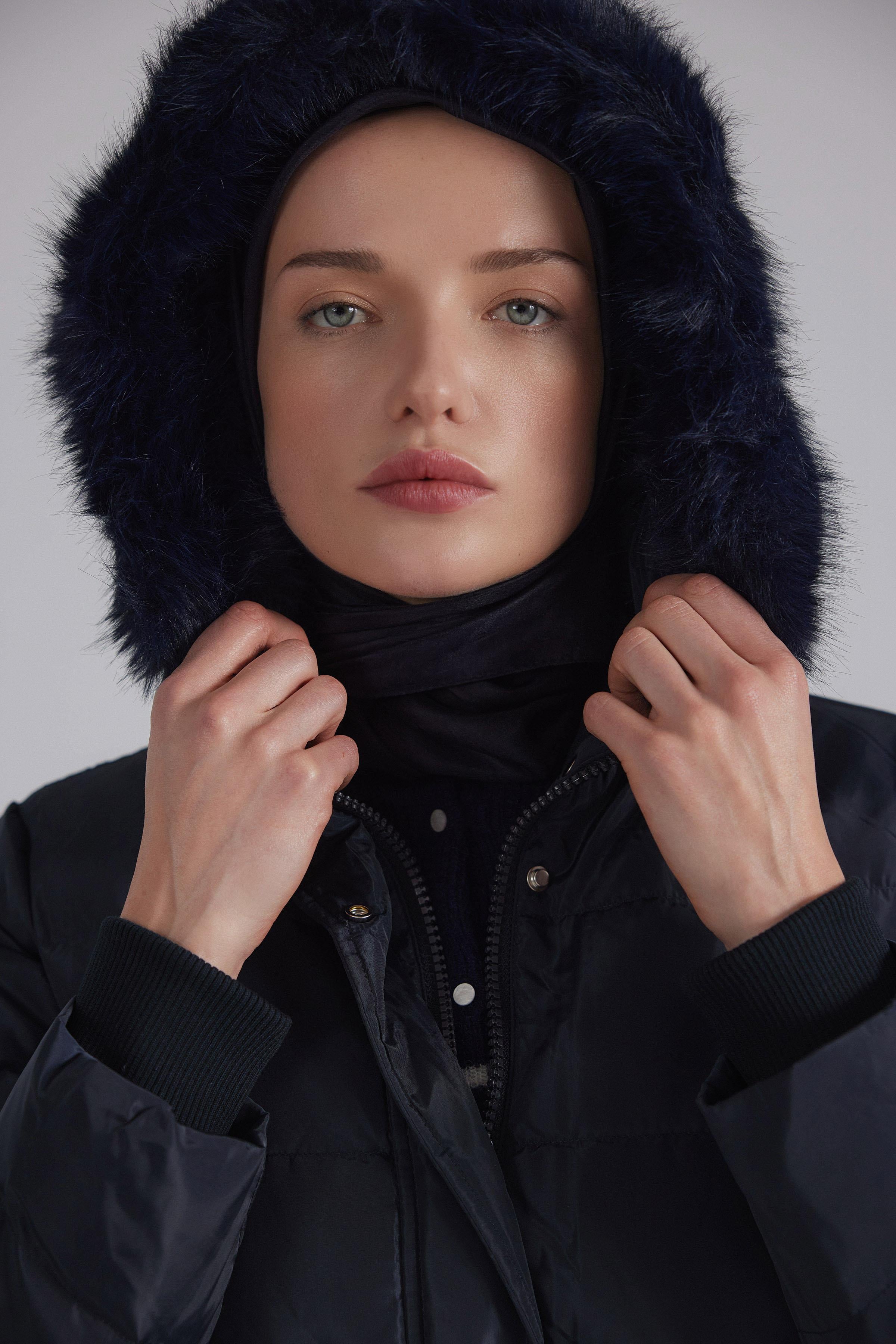 Lastik Kemerli Kaz Tüyü Manto - Lacivert TUGBA