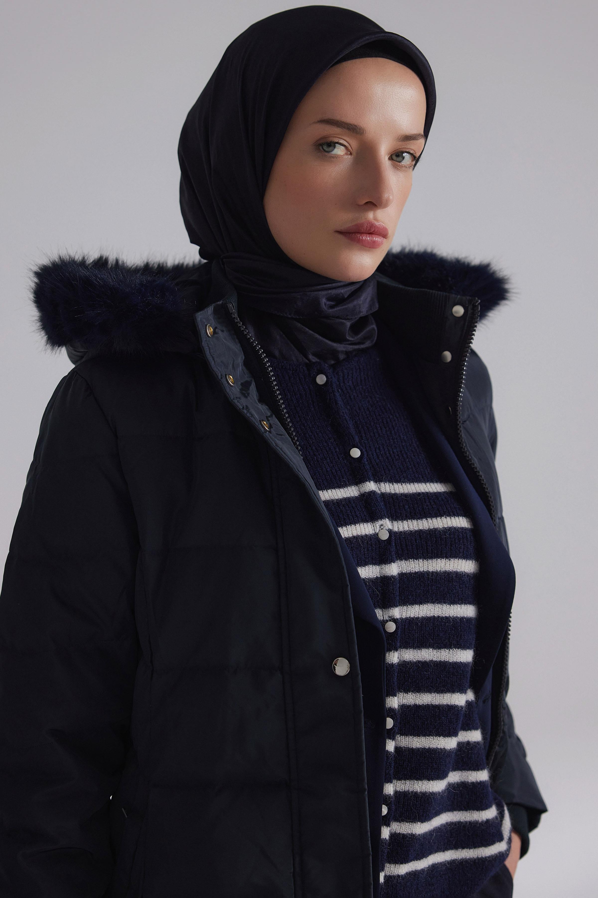 Lastik Kemerli Kaz Tüyü Manto - Lacivert TUGBA