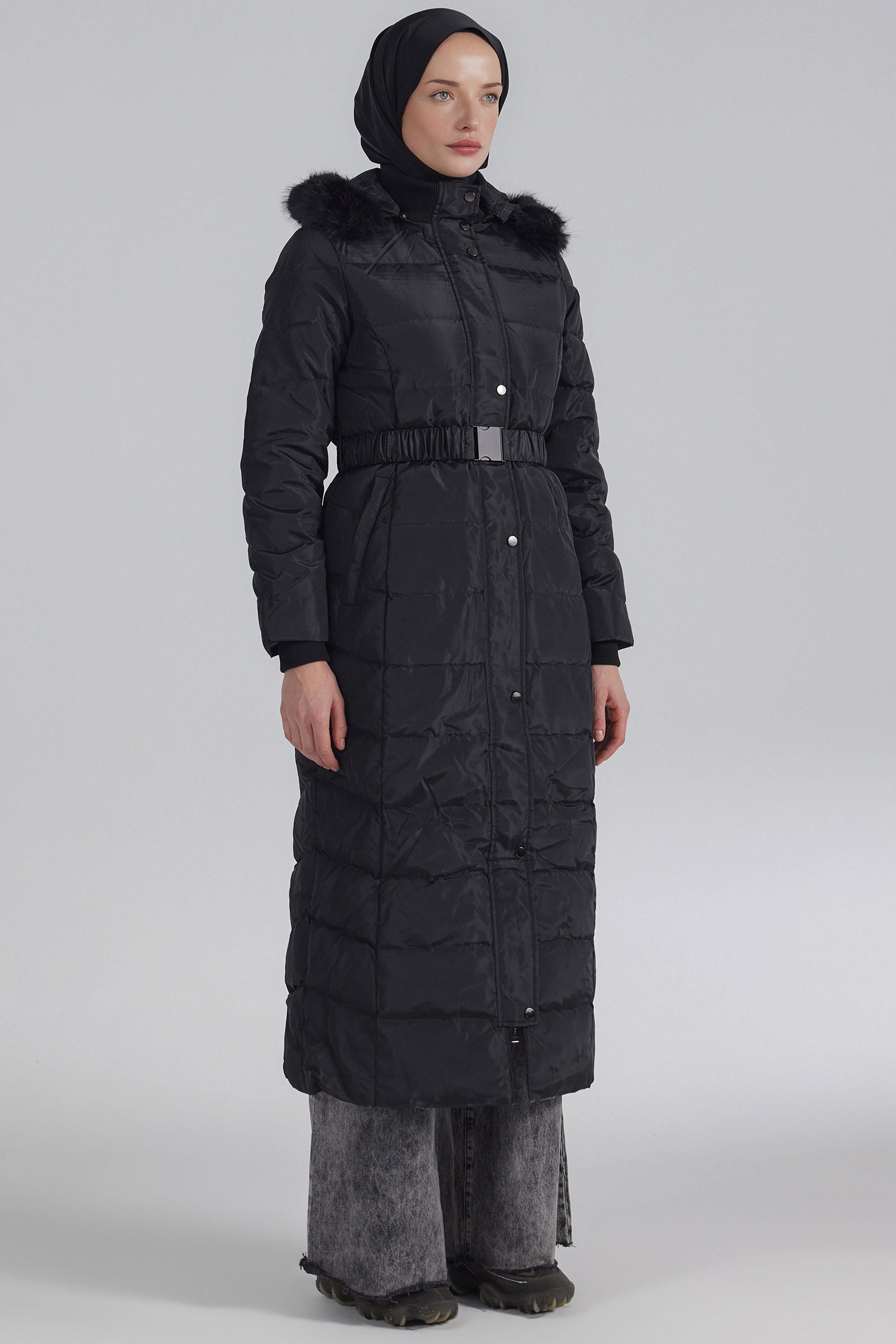 Lastik Kemerli Kaz Tüyü Manto - Siyah TUGBA