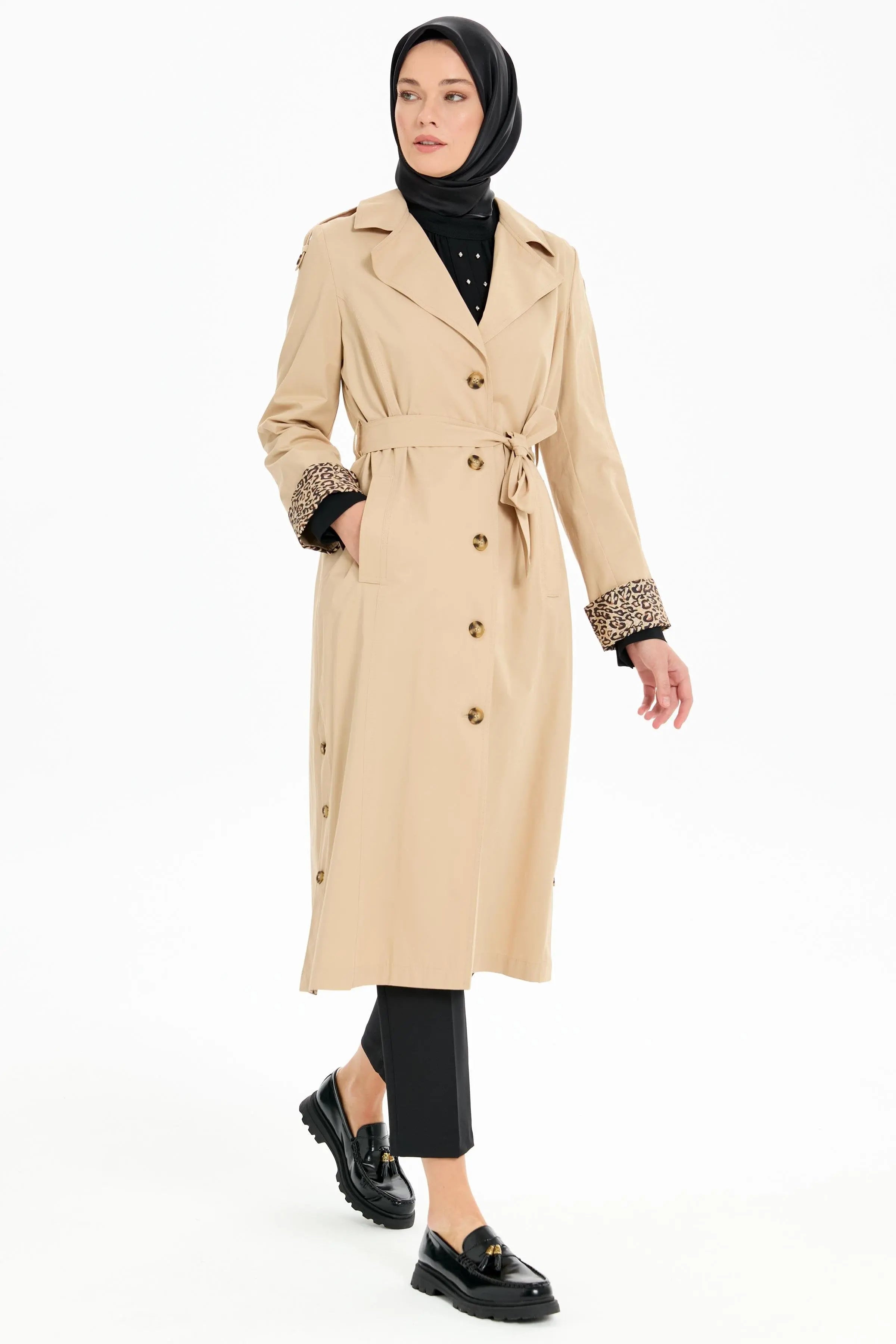 Leopar Garnili Yırtmaç Detaylı Trençkot - Bej TUGBA