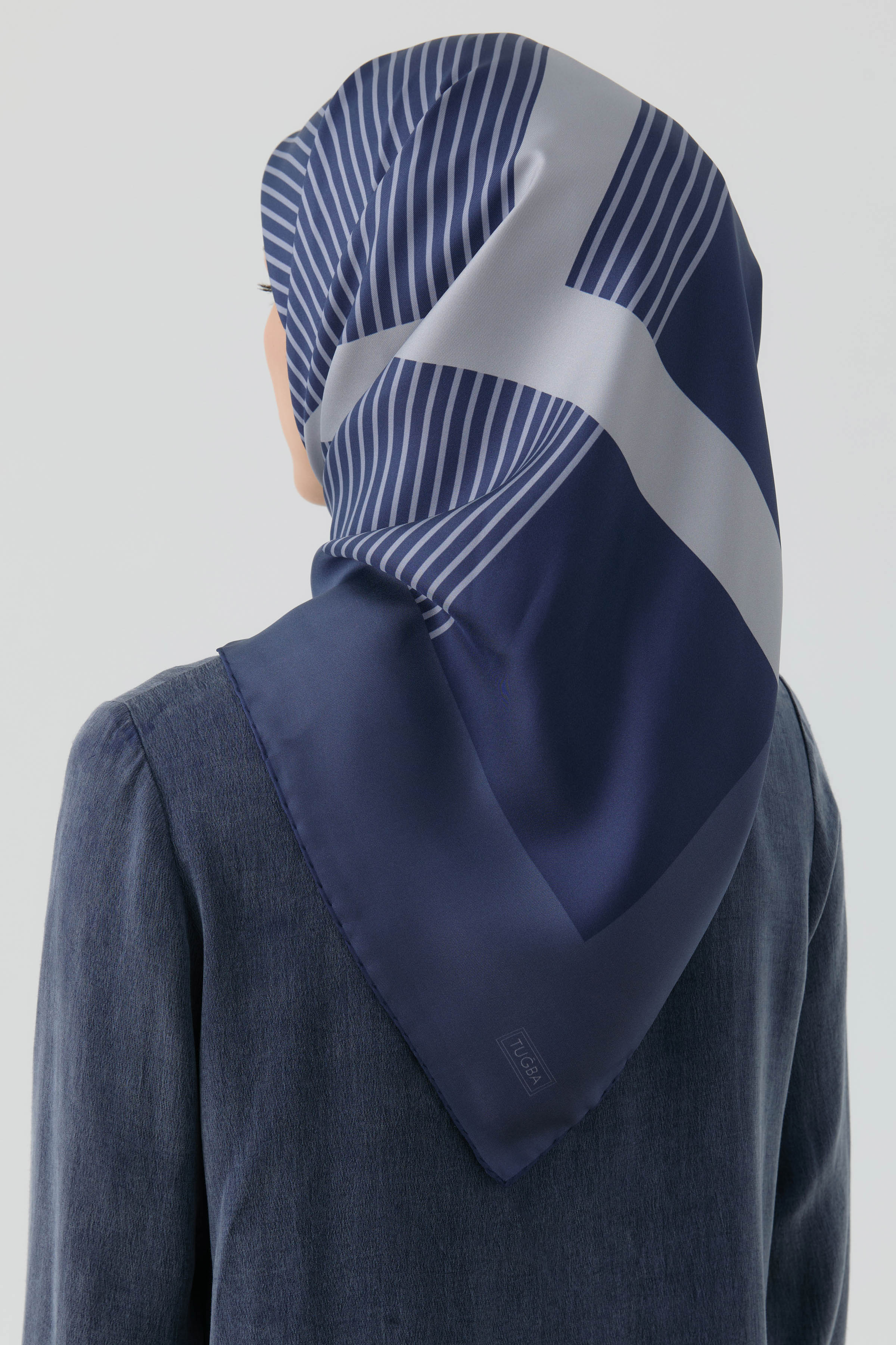 Mana Twill İpek Eşarp - Lacivert TUGBA