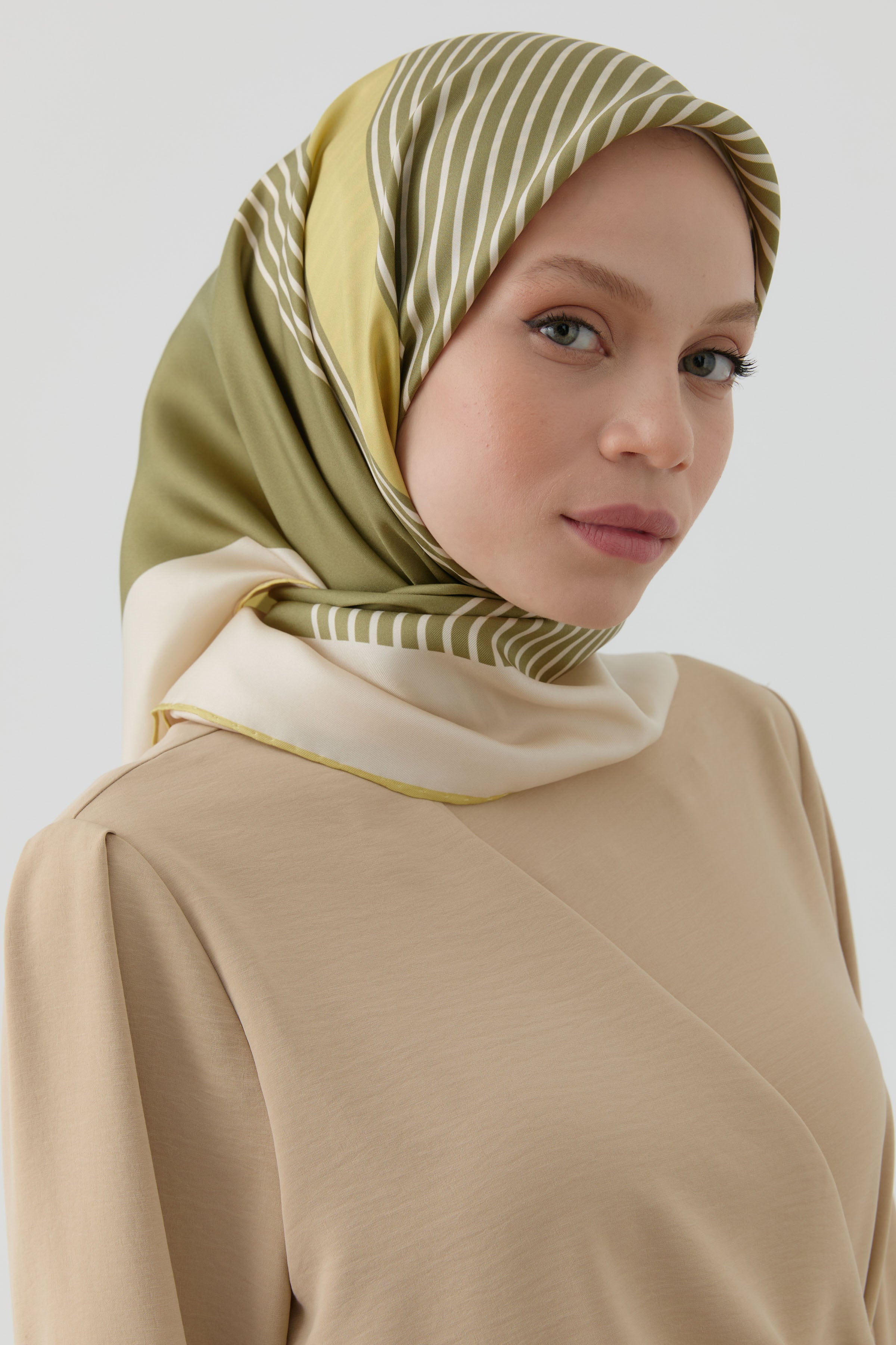 Mana Twill İpek Eşarp - Olive TUGBA