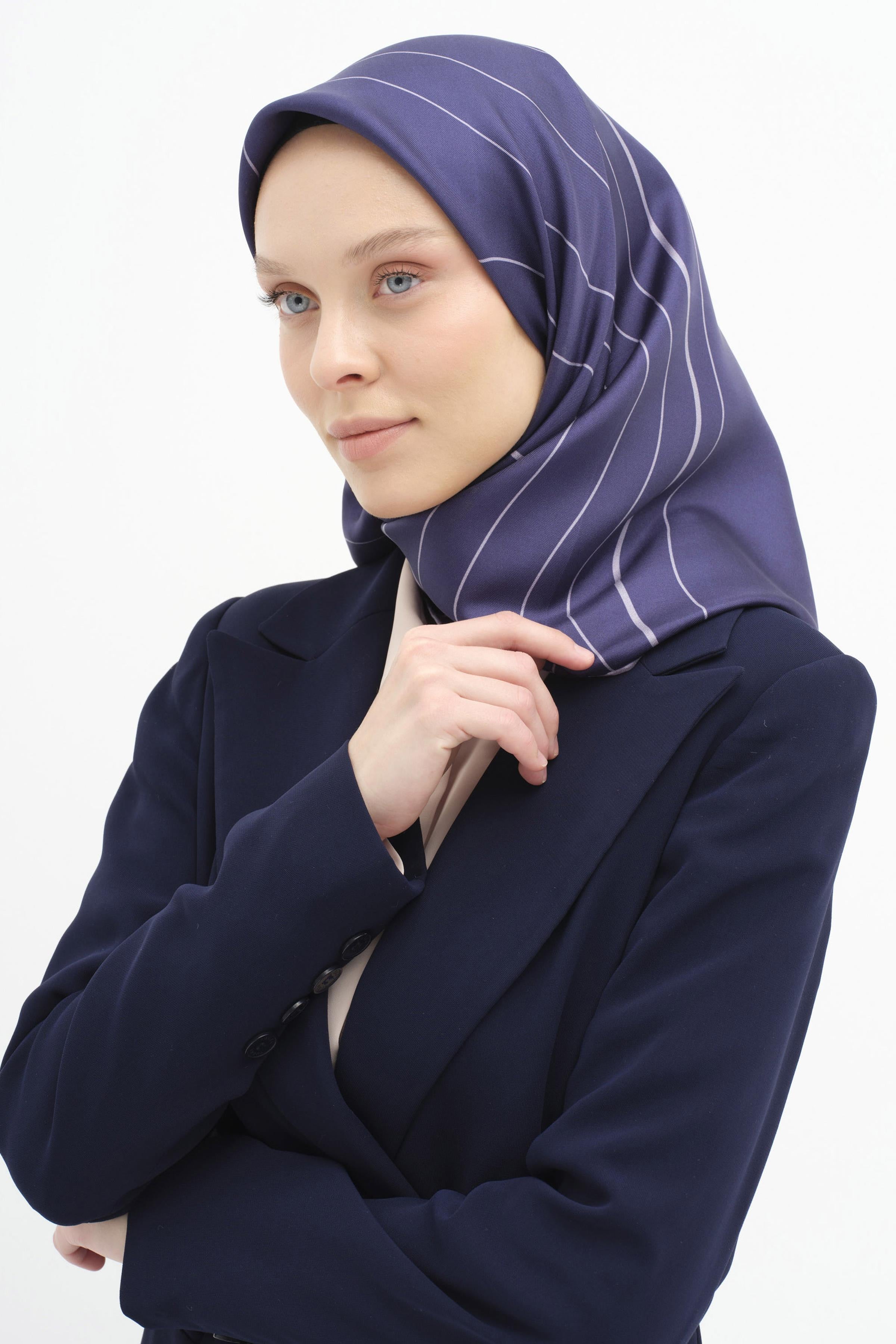 Mermer Desenli Twill İpek Eşarp - Lacivert TUGBA