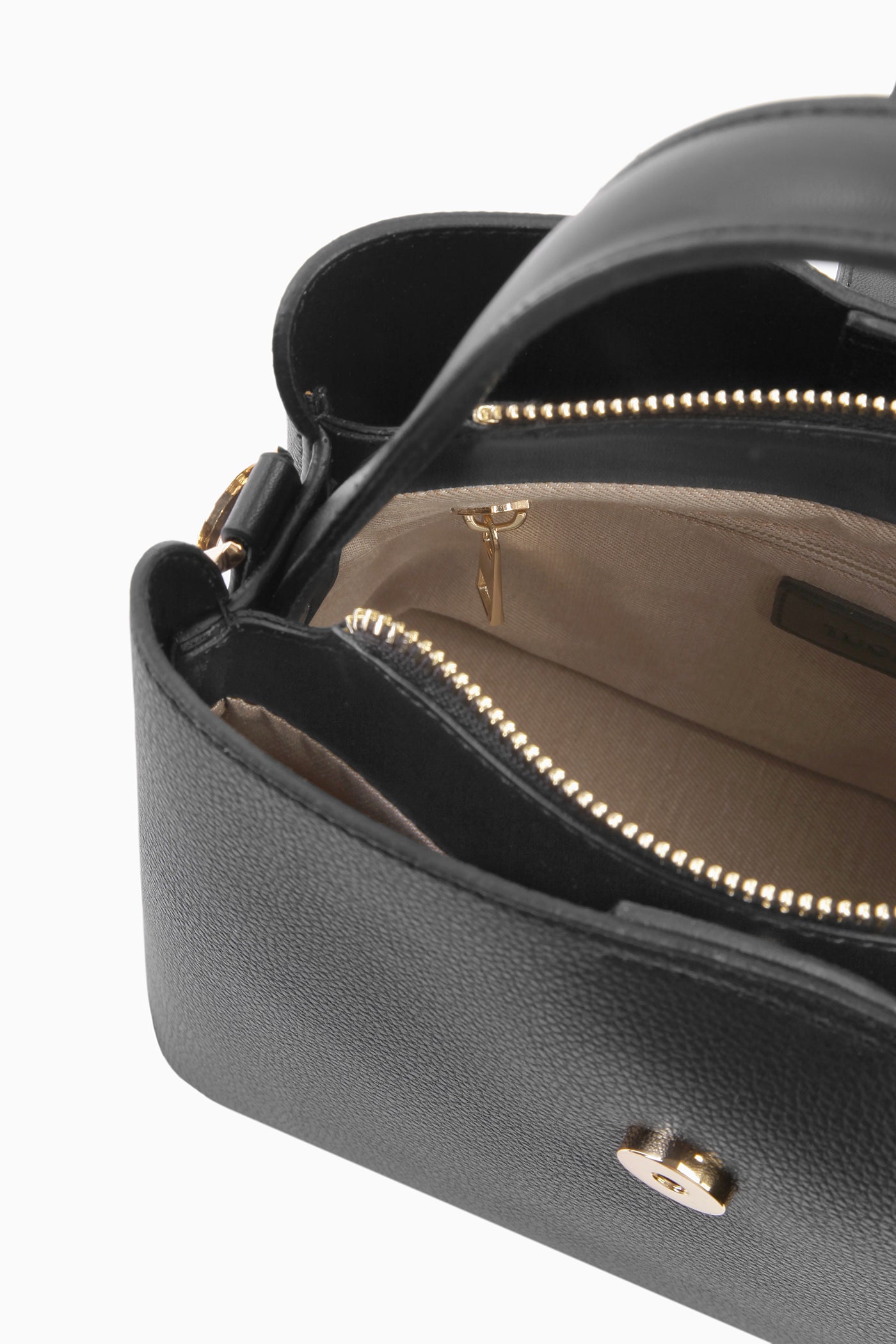 Metal Aksesuarlı Kol Çantası - Siyah TUGBA