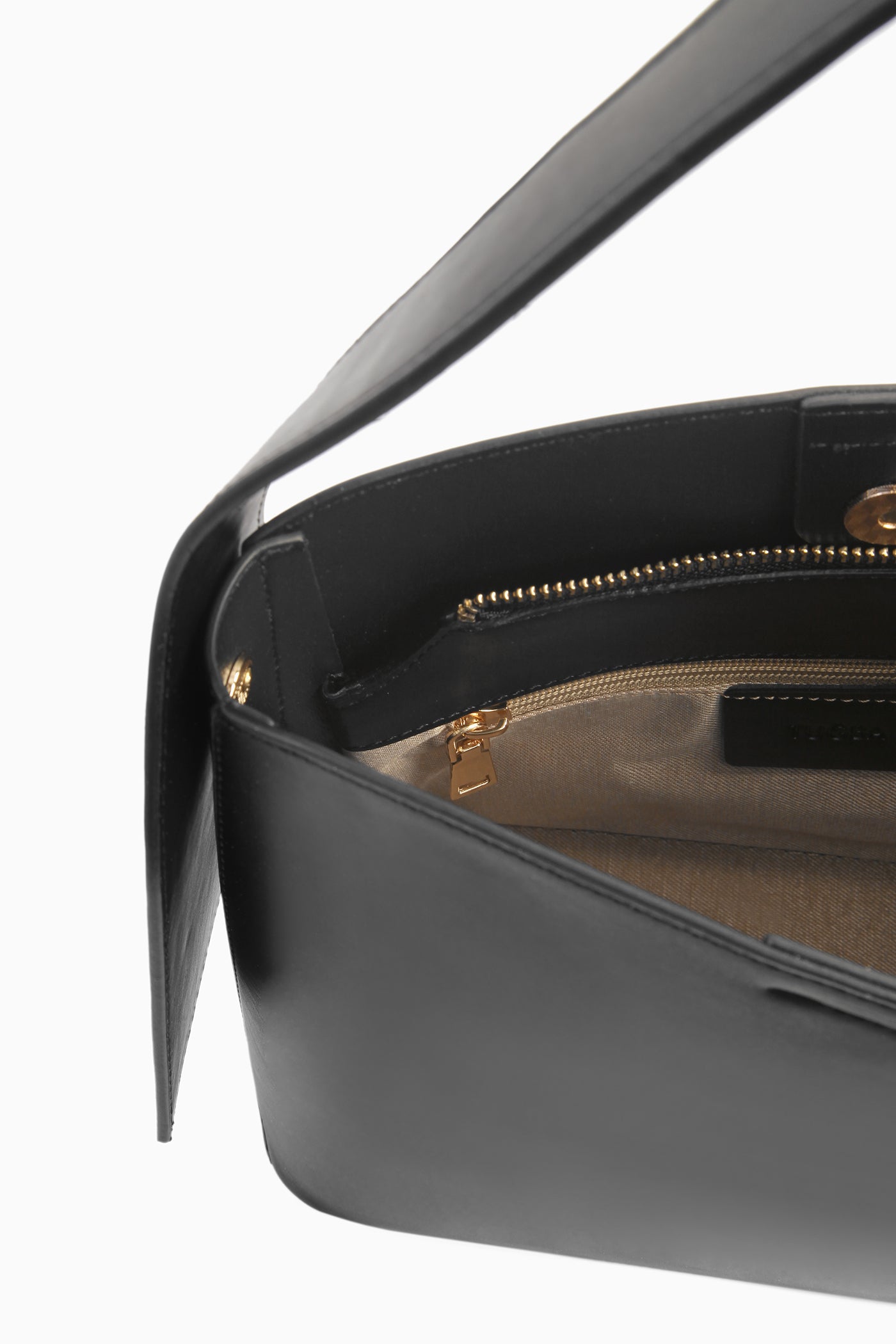 Metal Aksesuarlı Kol Çantası - Siyah TUGBA