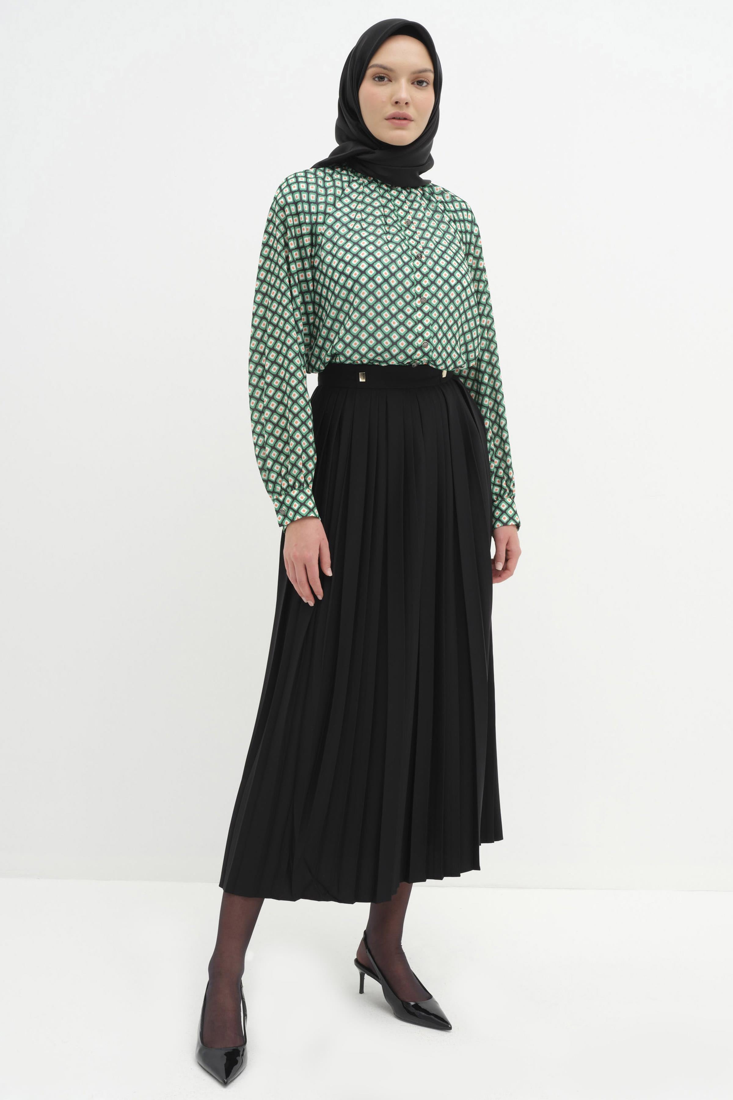 Metal Aksesuarlı Plise Etek - Siyah TUGBA