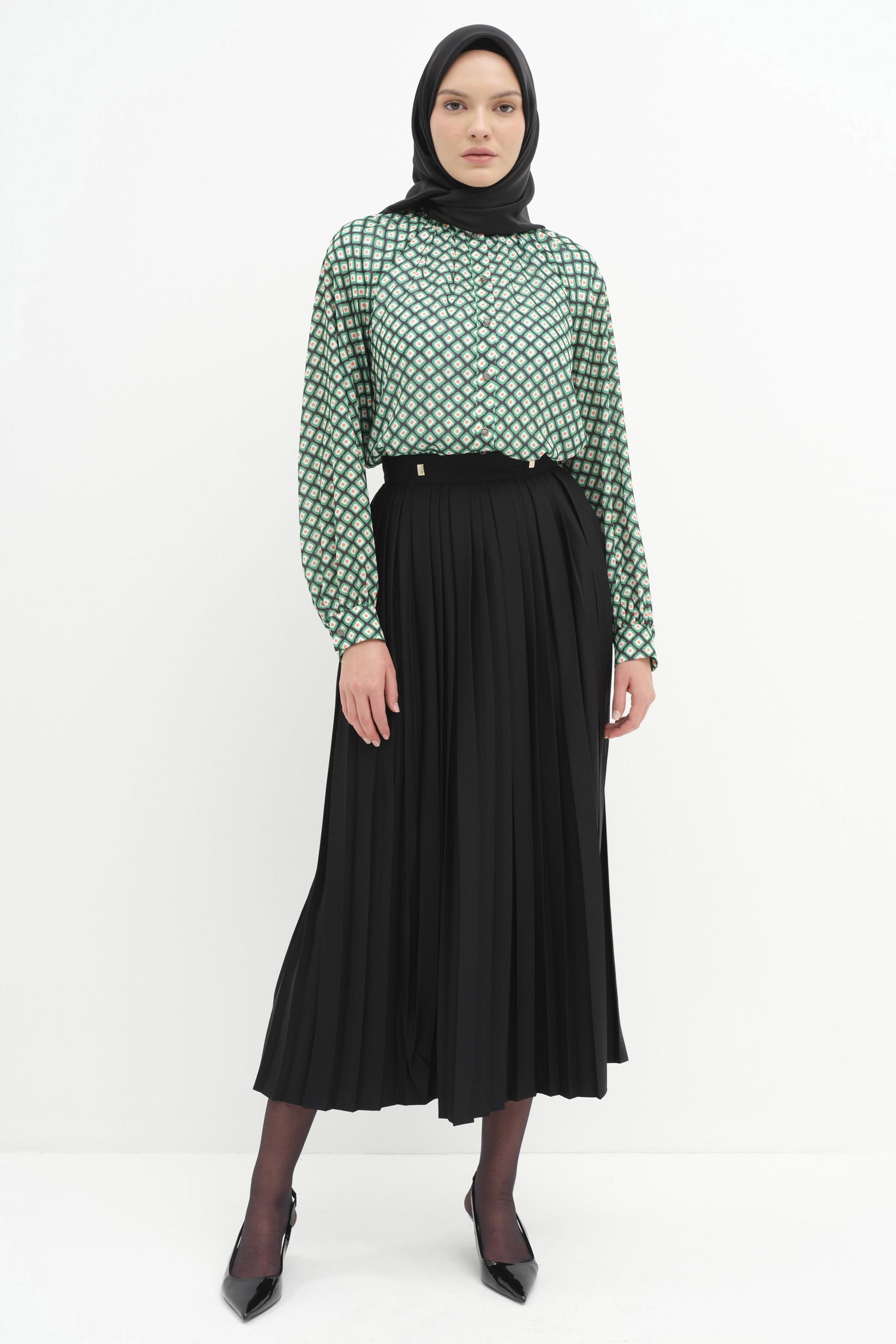 Metal Aksesuarlı Plise Etek - Siyah TUGBA