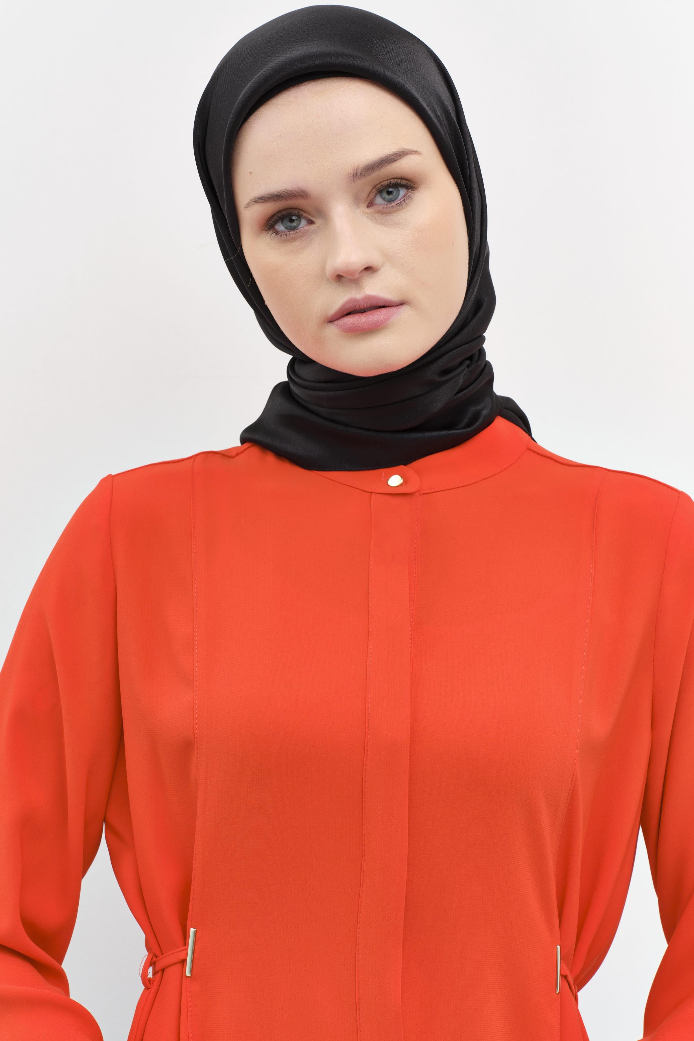 Metal Aksesuarlı Yırtmaçlı Tunik - Mercan TUGBA