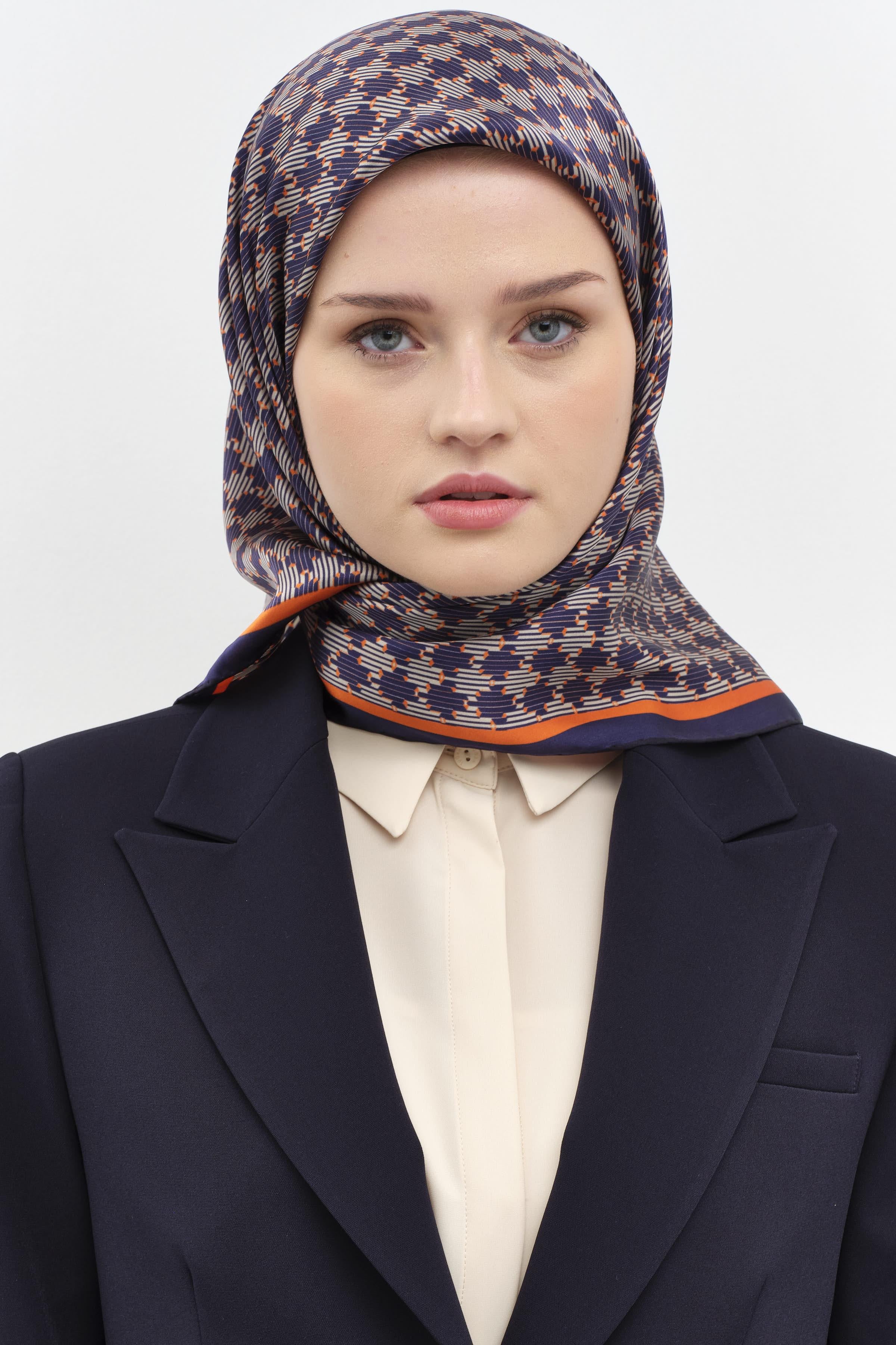 Mini Geometrik Desen İpek Eşarp - Saks TUGBA