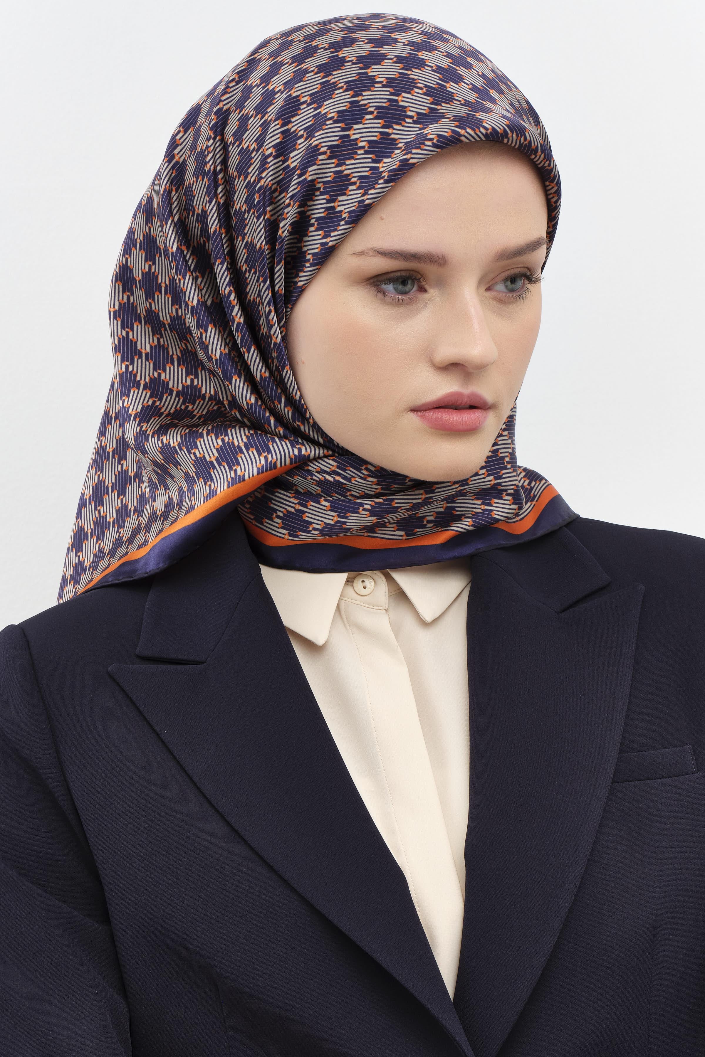 Mini Geometrik Desen İpek Eşarp - Saks TUGBA