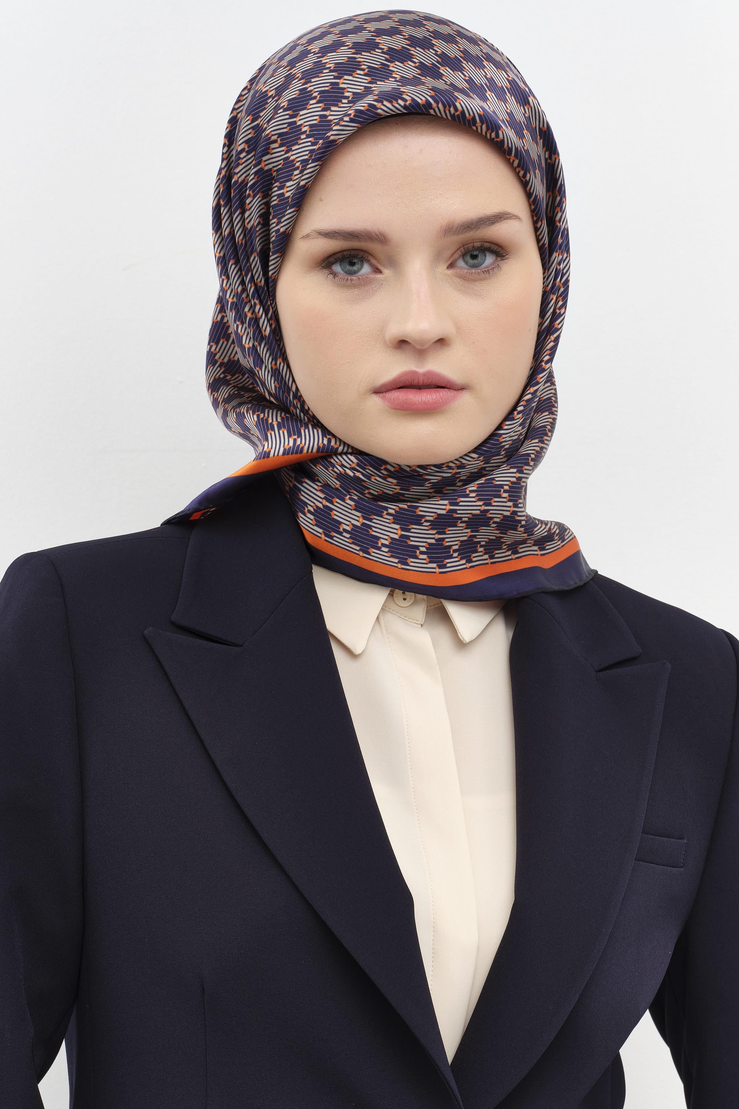 Mini Geometrik Desen İpek Eşarp - Saks TUGBA