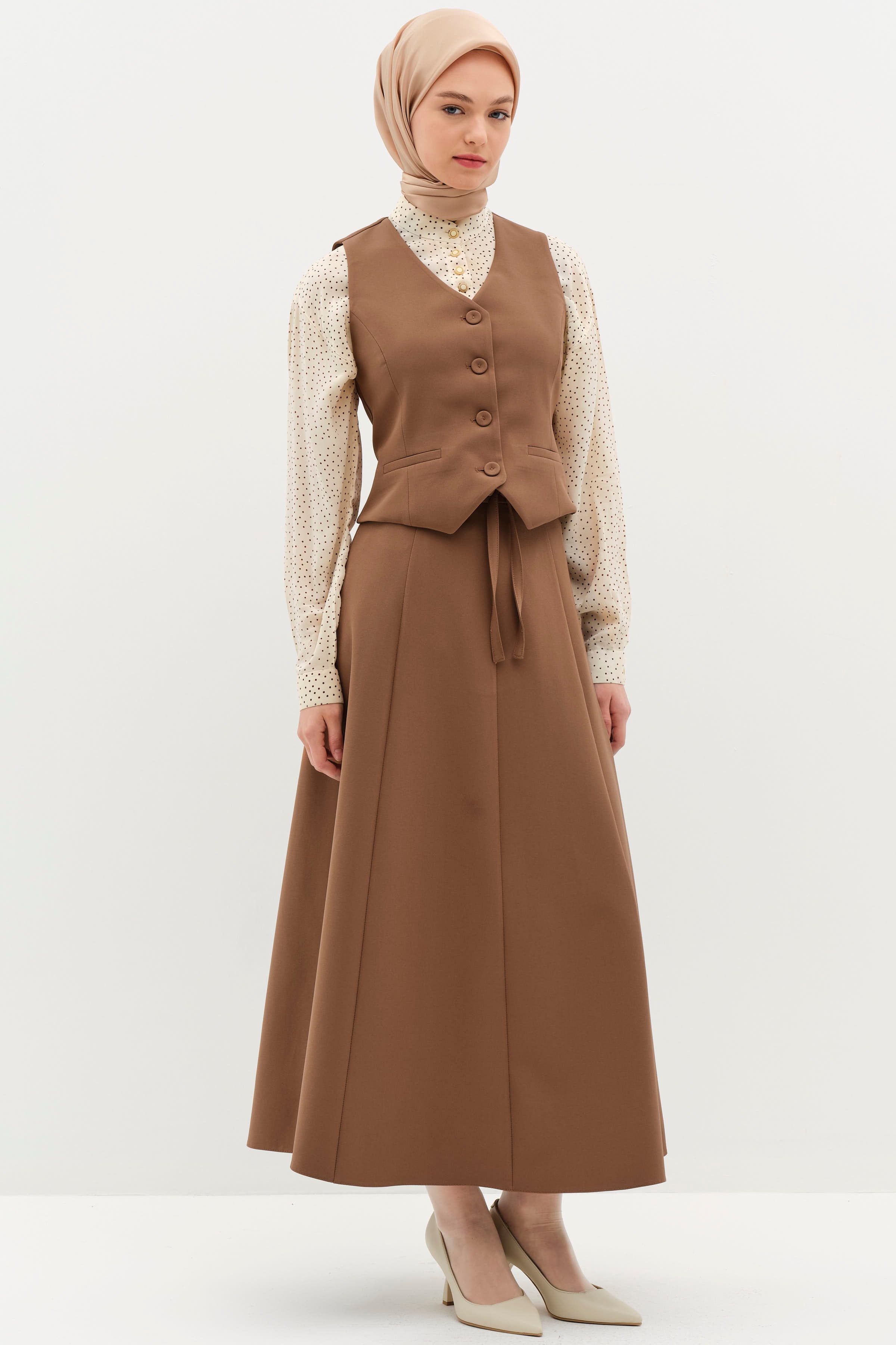 Mini Yelek Parçalı Etek Takım - Fındık TUGBA