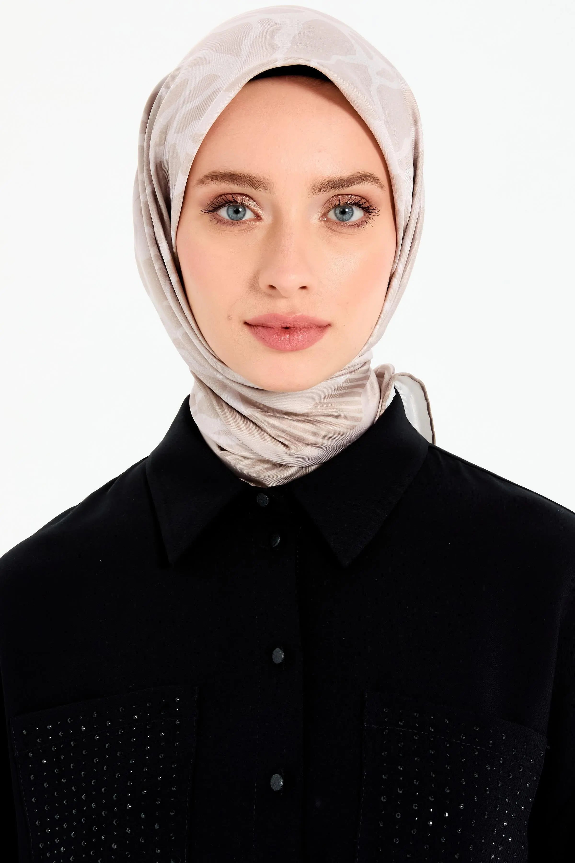 Monokrom Desenli Stil Eşarp - Ekru TUGBA