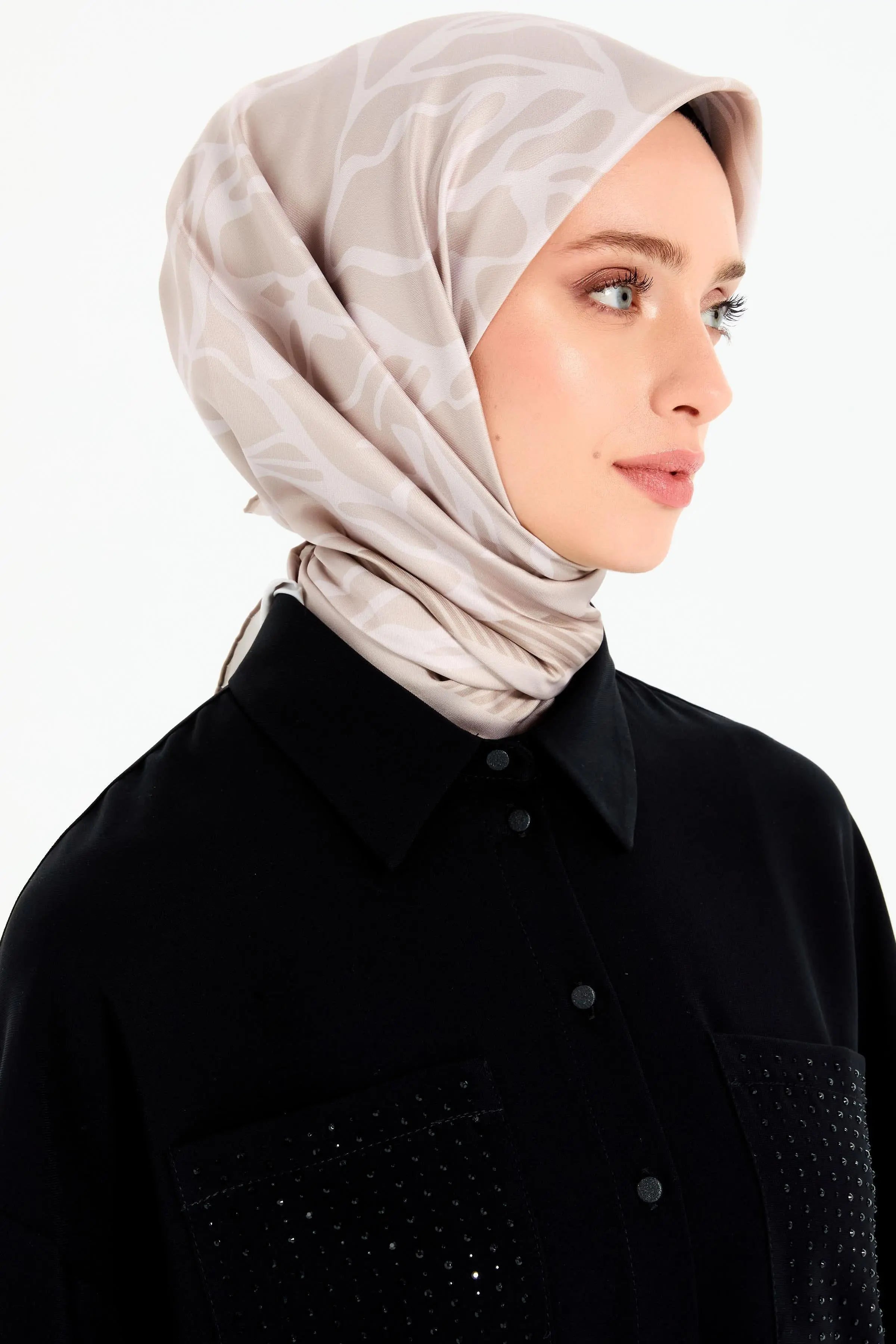 Monokrom Desenli Stil Eşarp - Ekru TUGBA